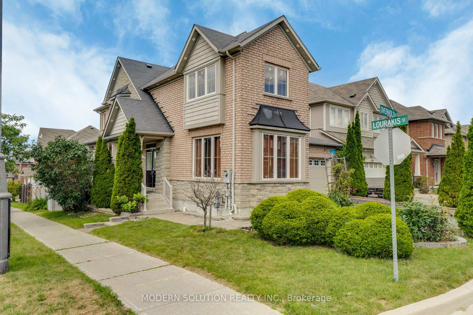 Photo 3 of 4 Overhold Crescent, Richmond Hill, Jefferson — HOMEH