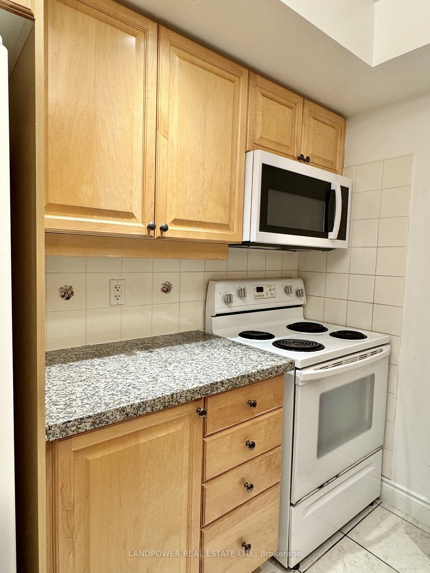 Photo 7 of Unit 1901, 10 Northtown Way, North York, Willowdale East — HOMEH