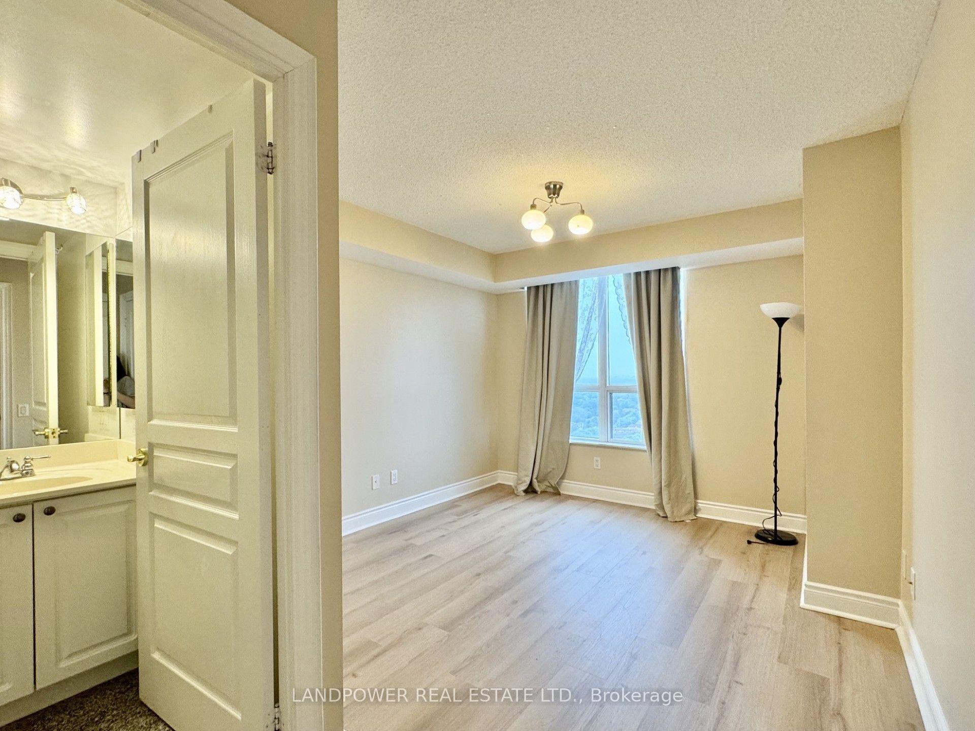 Photo 9 of Unit 1901, 10 Northtown Way, North York, Willowdale East — HOMEH