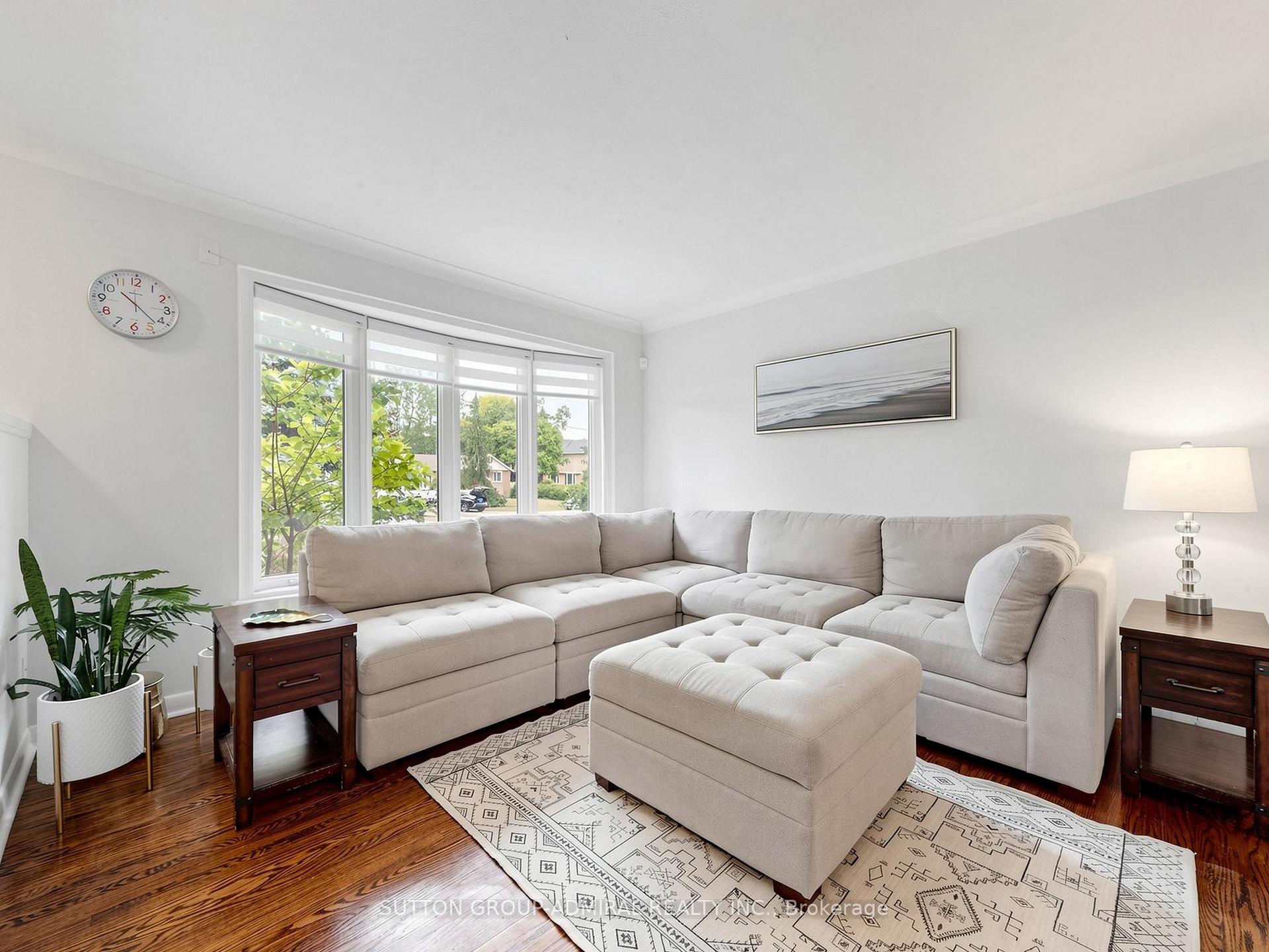 Photo 5 of 1864 Hindhead Road, Mississauga, Clarkson — HOMEH