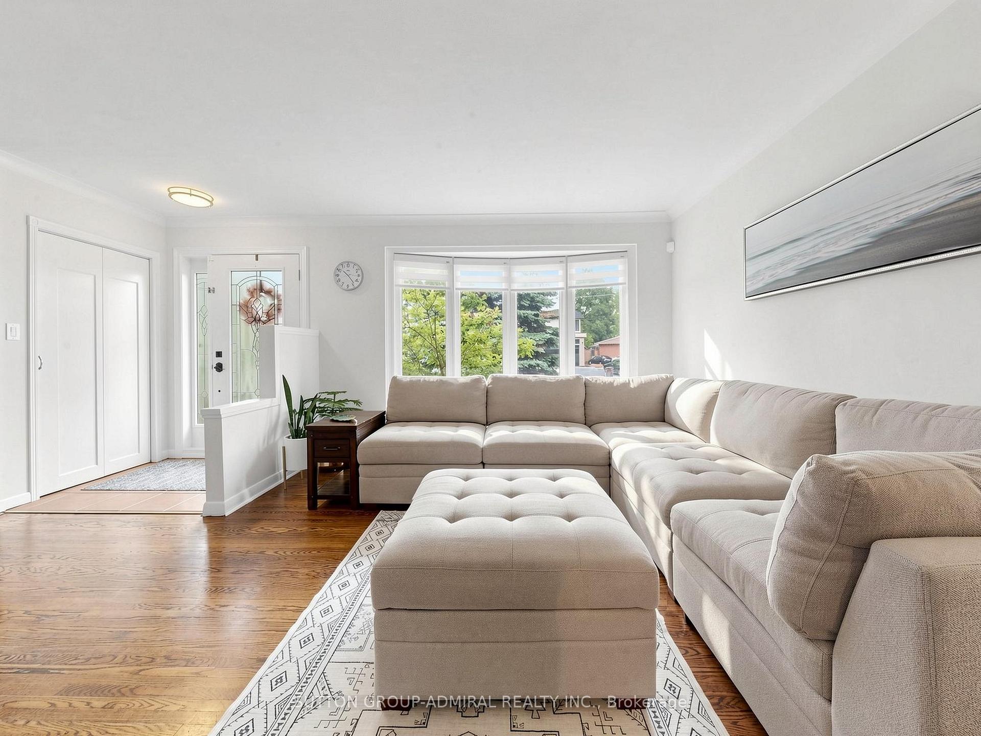 Photo 6 of 1864 Hindhead Road, Mississauga, Clarkson — HOMEH