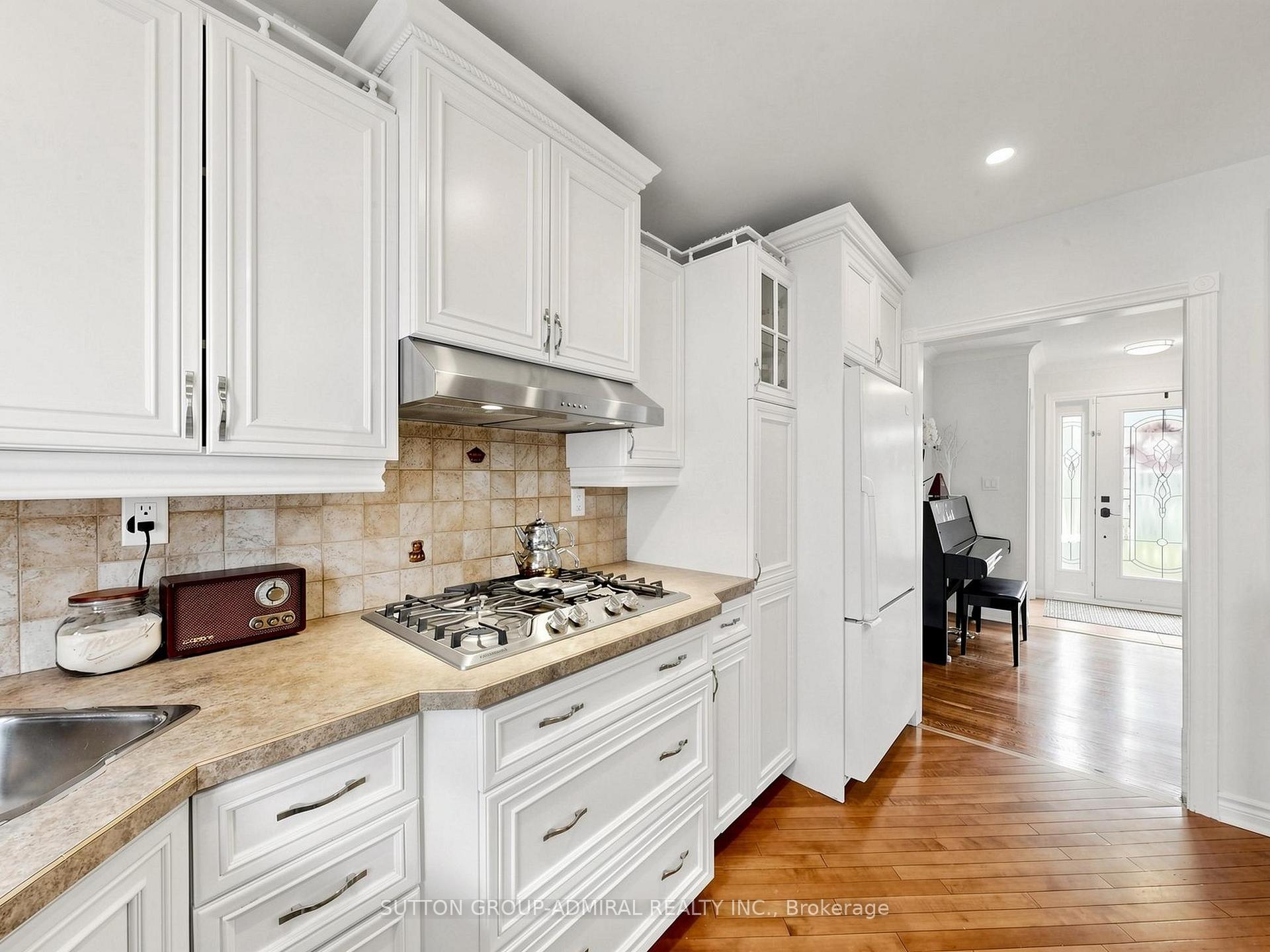 Photo 11 of 1864 Hindhead Road, Mississauga, Clarkson — HOMEH