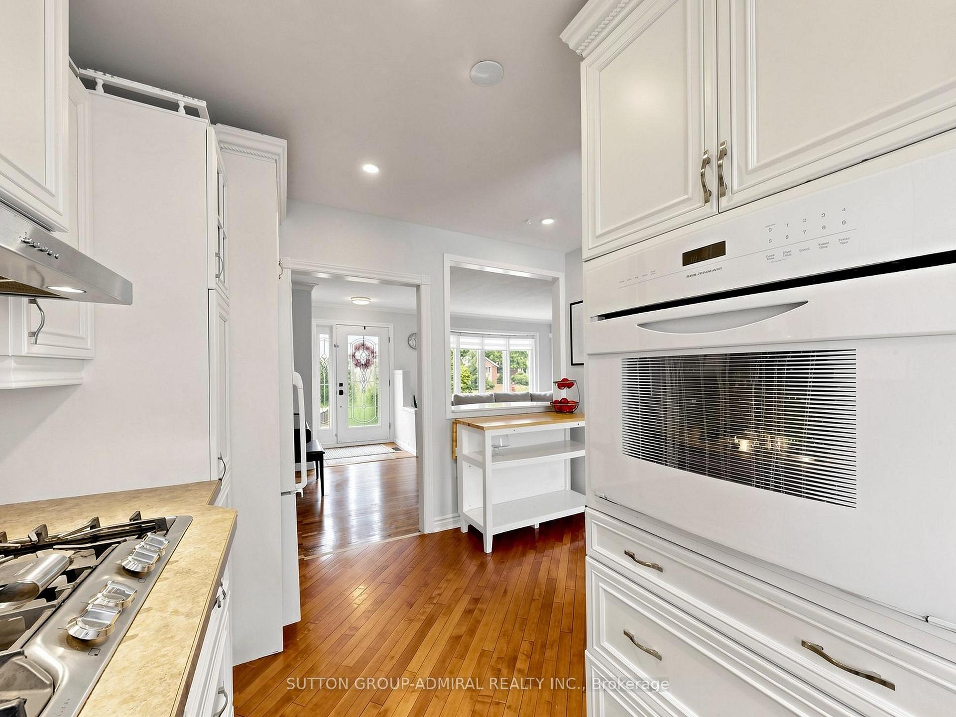 Photo 12 of 1864 Hindhead Road, Mississauga, Clarkson — HOMEH