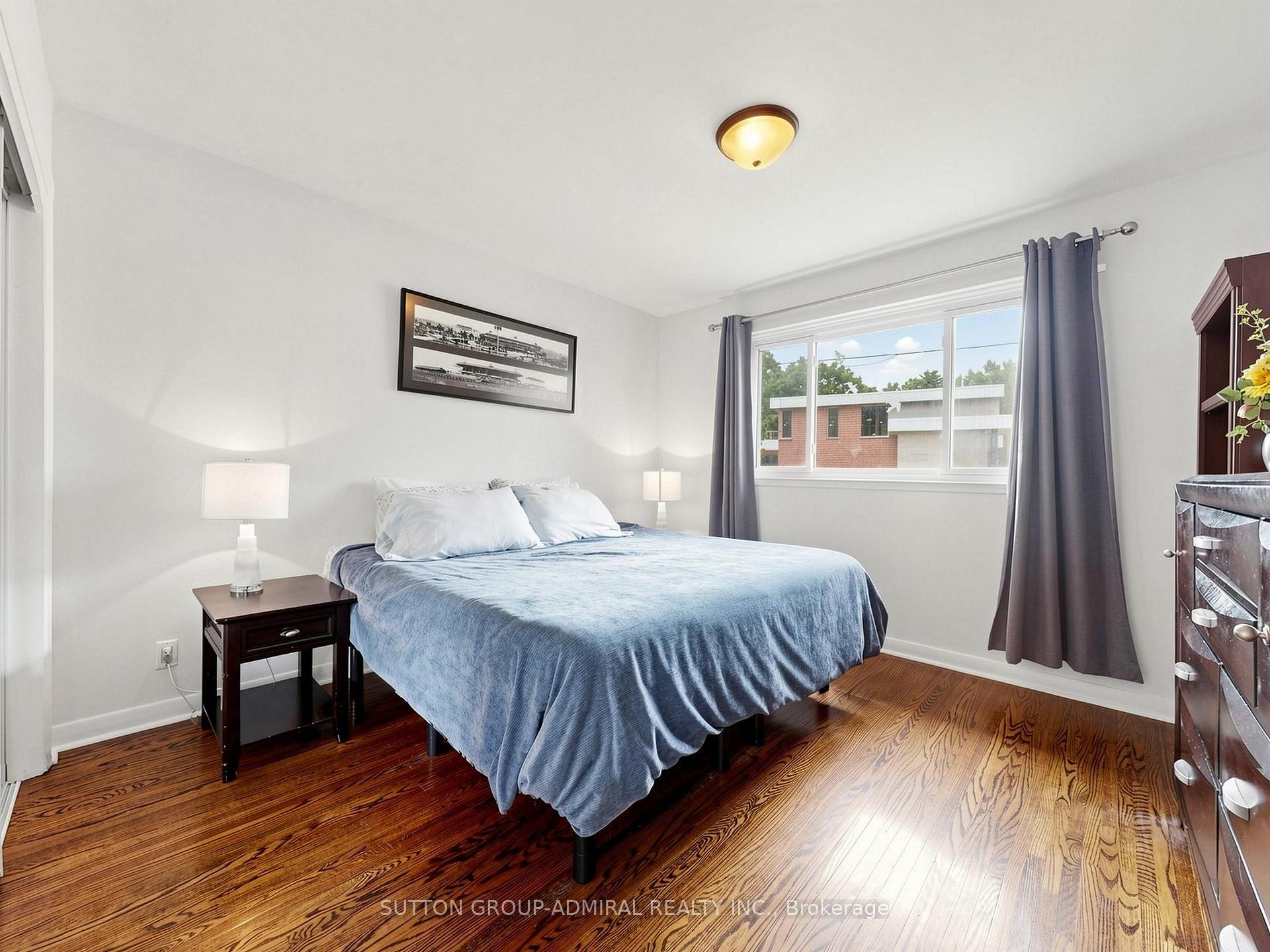 Photo 17 of 1864 Hindhead Road, Mississauga, Clarkson — HOMEH