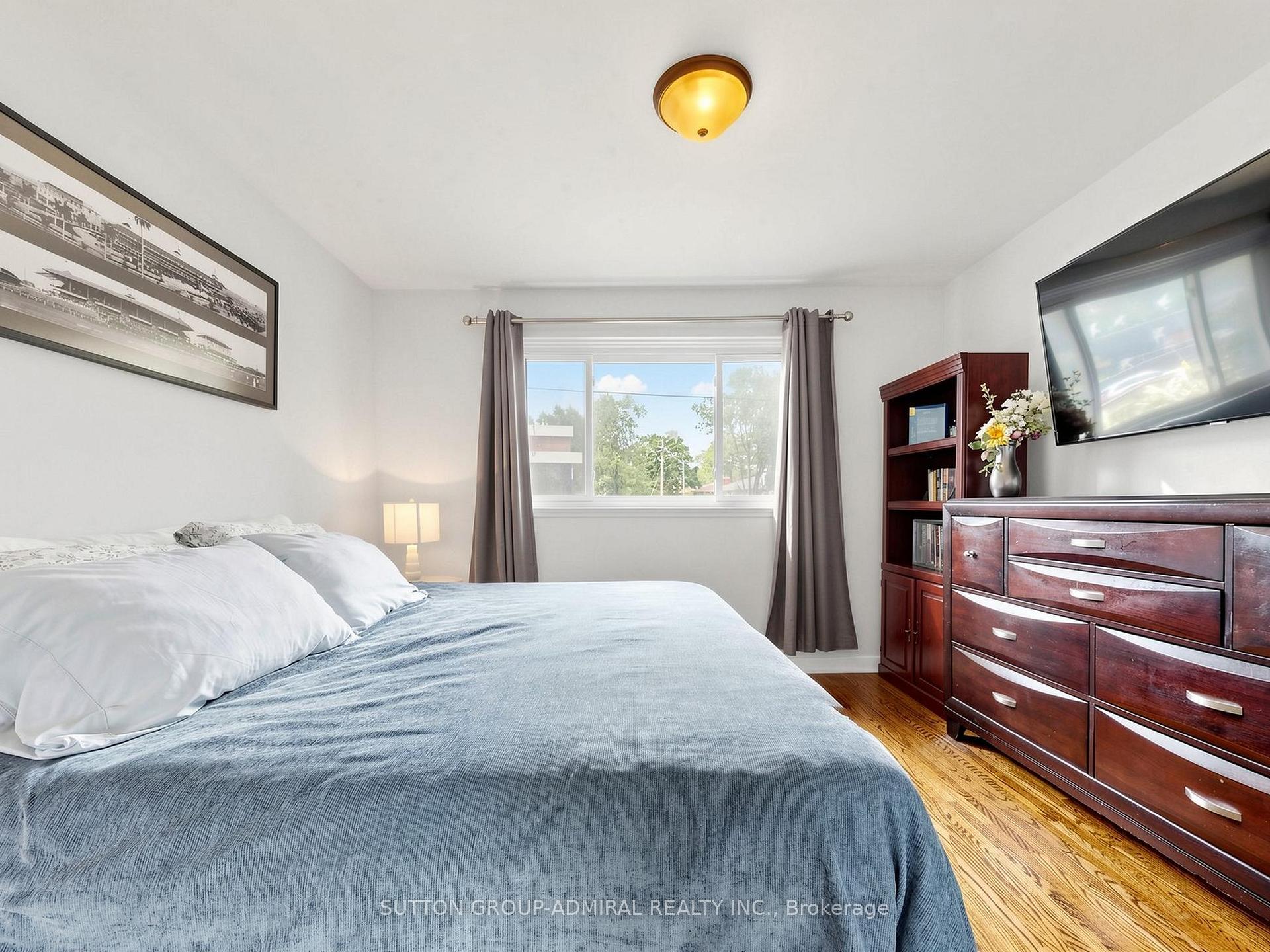 Photo 18 of 1864 Hindhead Road, Mississauga, Clarkson — HOMEH