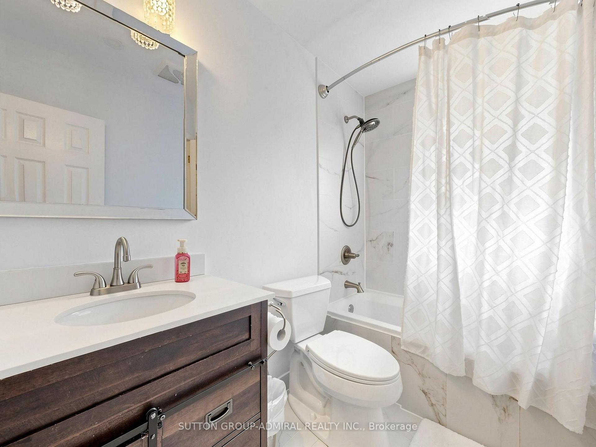 Photo 23 of 1864 Hindhead Road, Mississauga, Clarkson — HOMEH