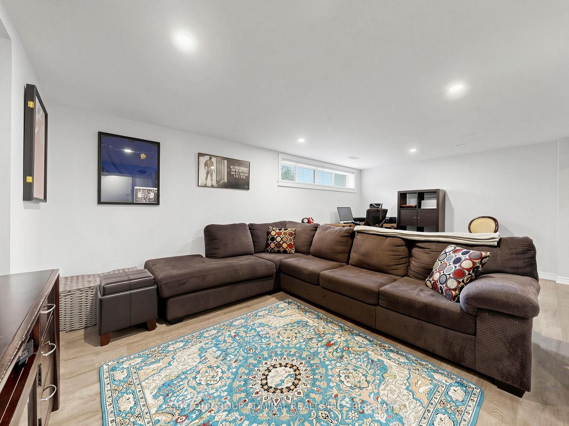 Photo 25 of 1864 Hindhead Road, Mississauga, Clarkson — HOMEH