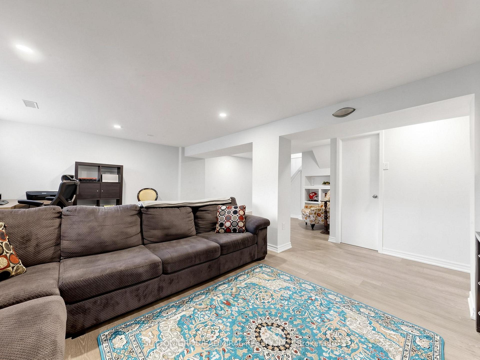 Photo 27 of 1864 Hindhead Road, Mississauga, Clarkson — HOMEH