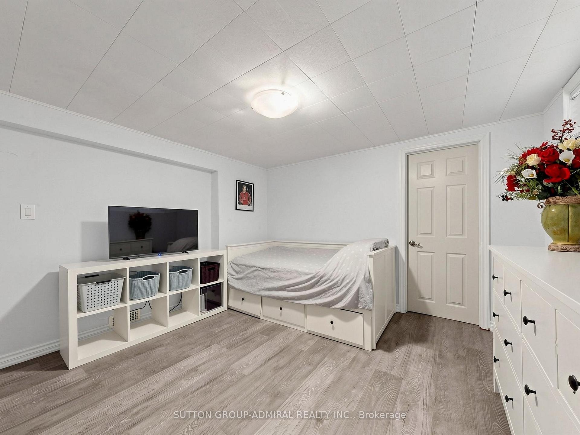 Photo 31 of 1864 Hindhead Road, Mississauga, Clarkson — HOMEH