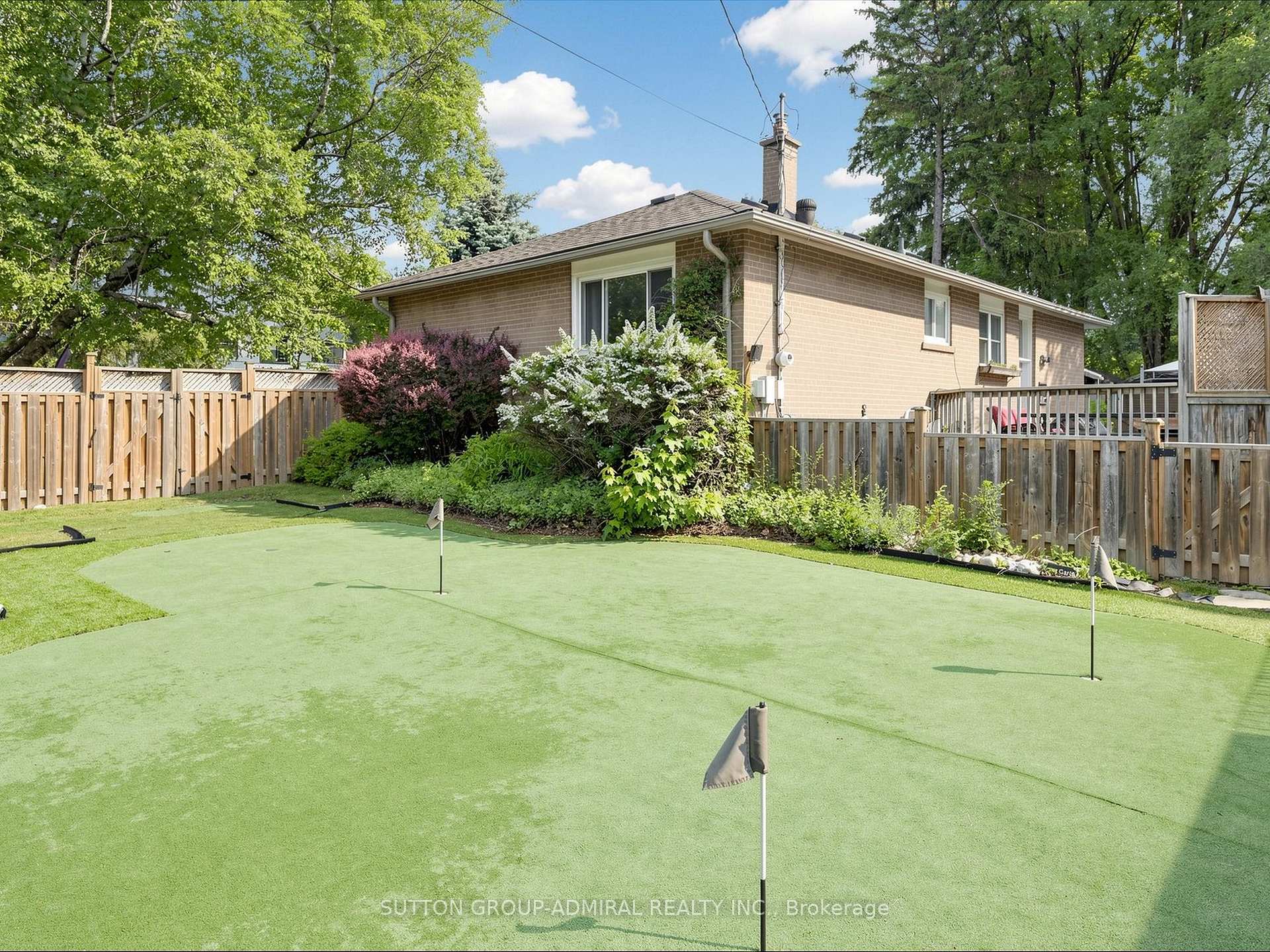 Photo 34 of 1864 Hindhead Road, Mississauga, Clarkson — HOMEH