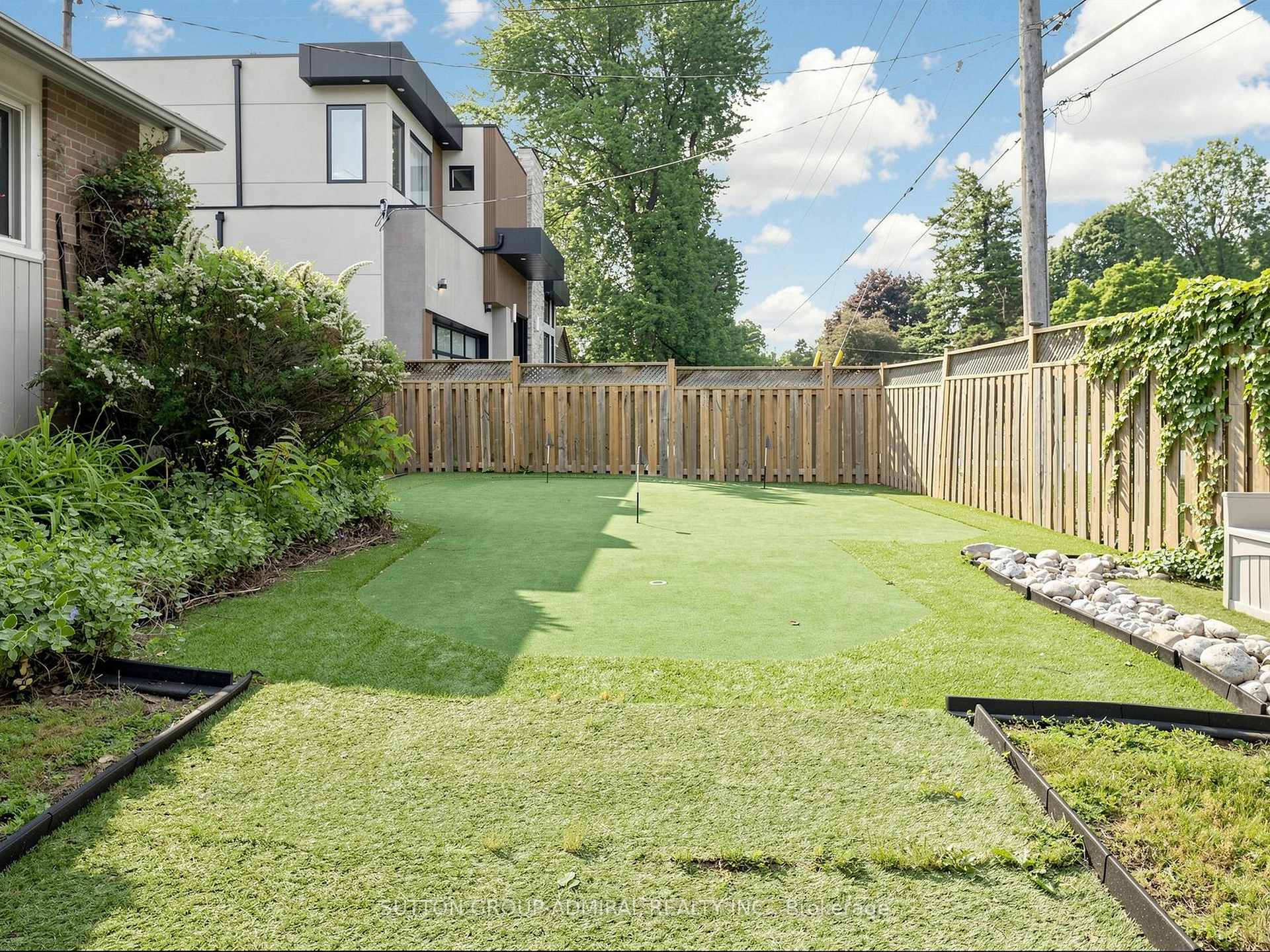Photo 35 of 1864 Hindhead Road, Mississauga, Clarkson — HOMEH