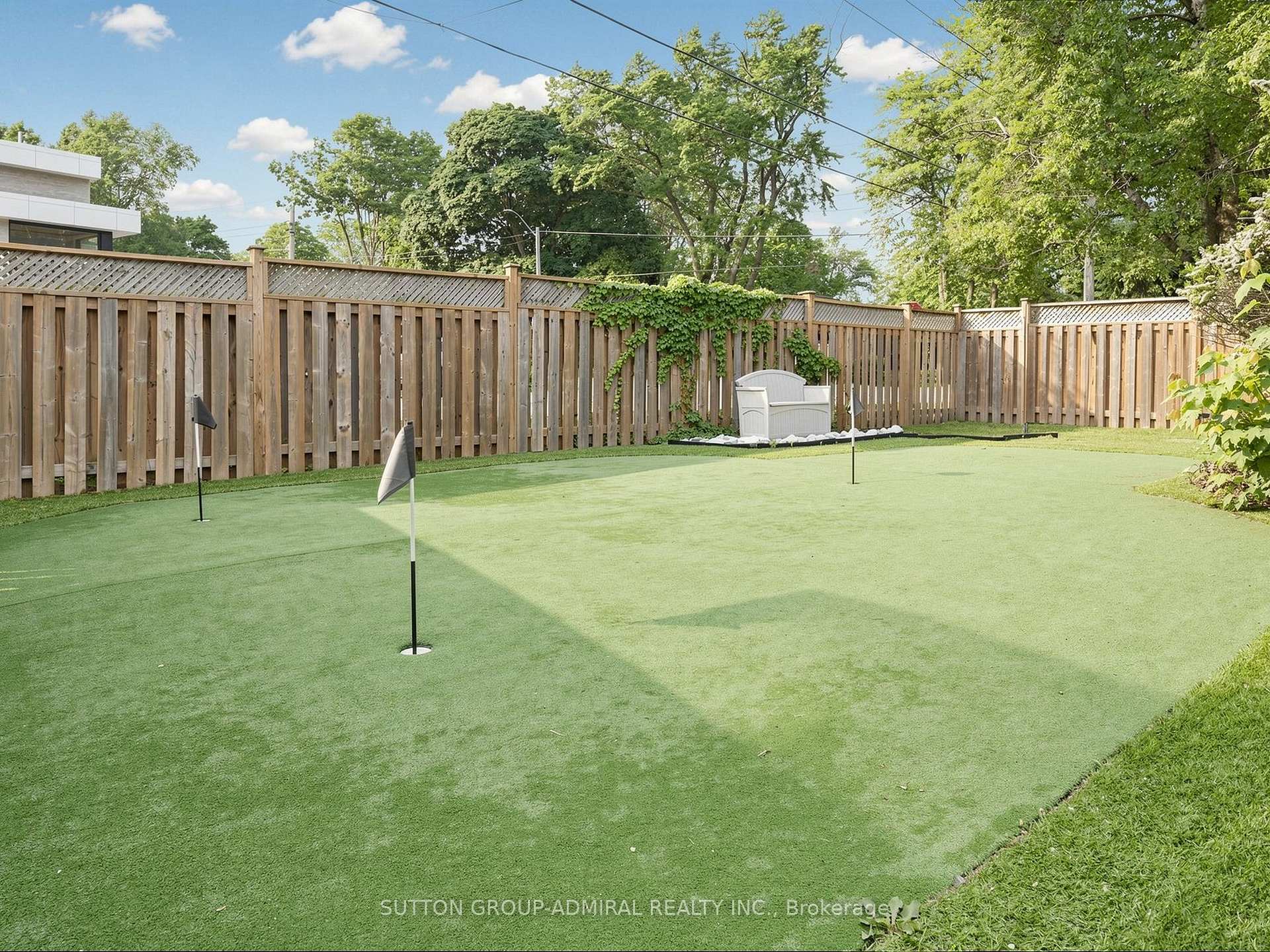 Photo 38 of 1864 Hindhead Road, Mississauga, Clarkson — HOMEH