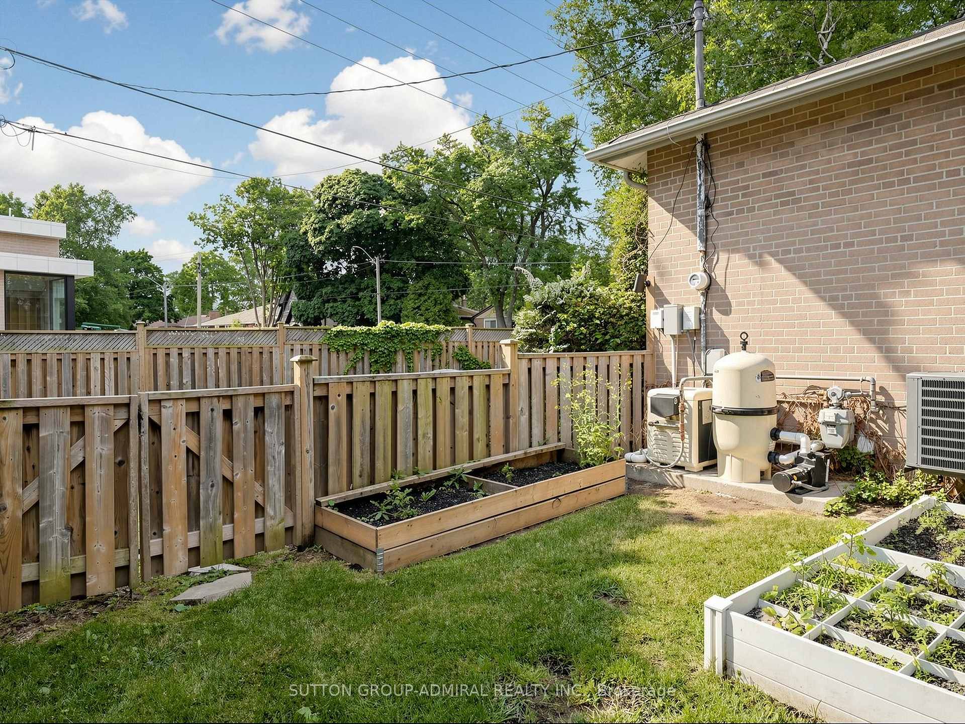 Photo 39 of 1864 Hindhead Road, Mississauga, Clarkson — HOMEH