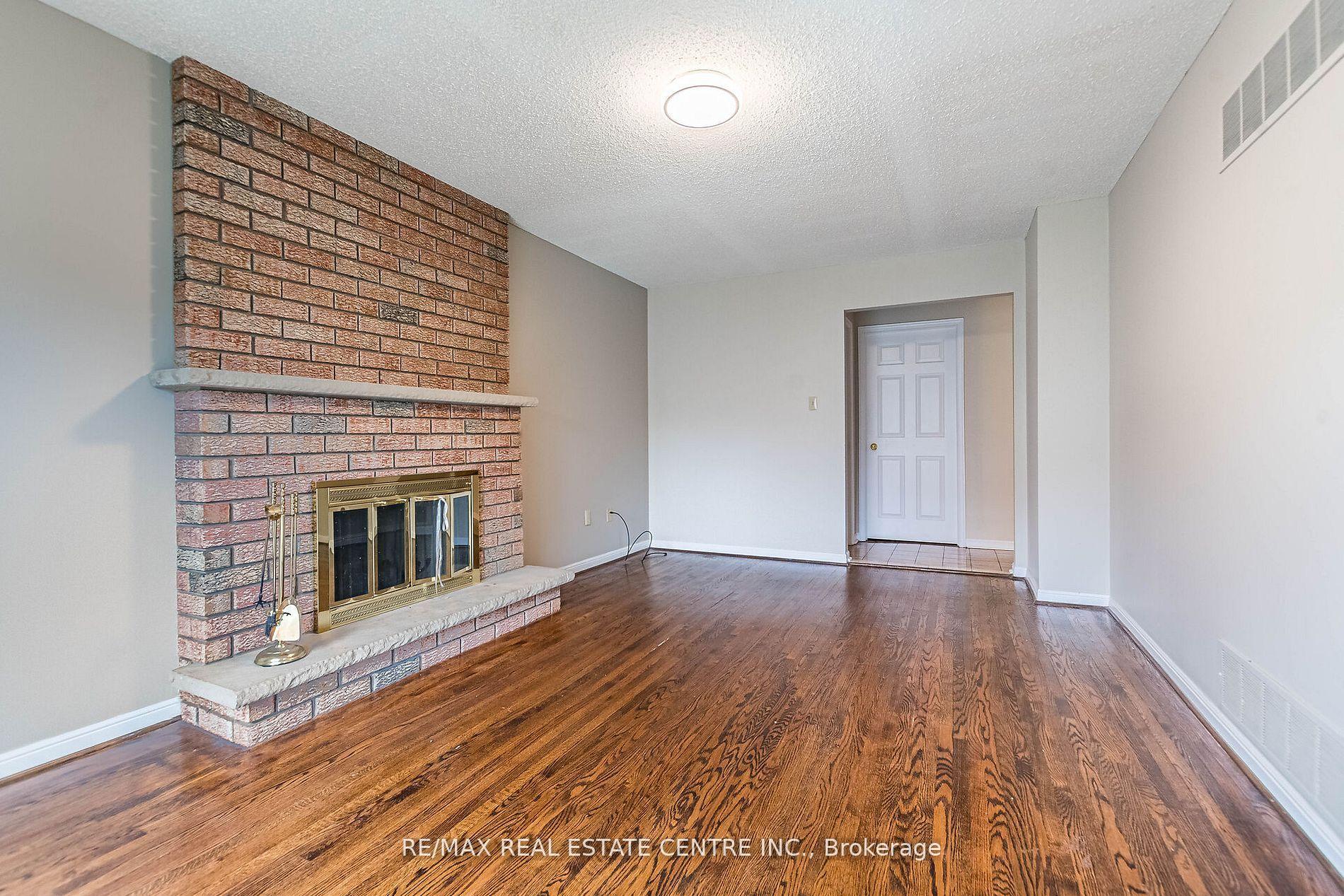 Photo 6 of 1134 Deer Run, Mississauga, Creditview — HOMEH