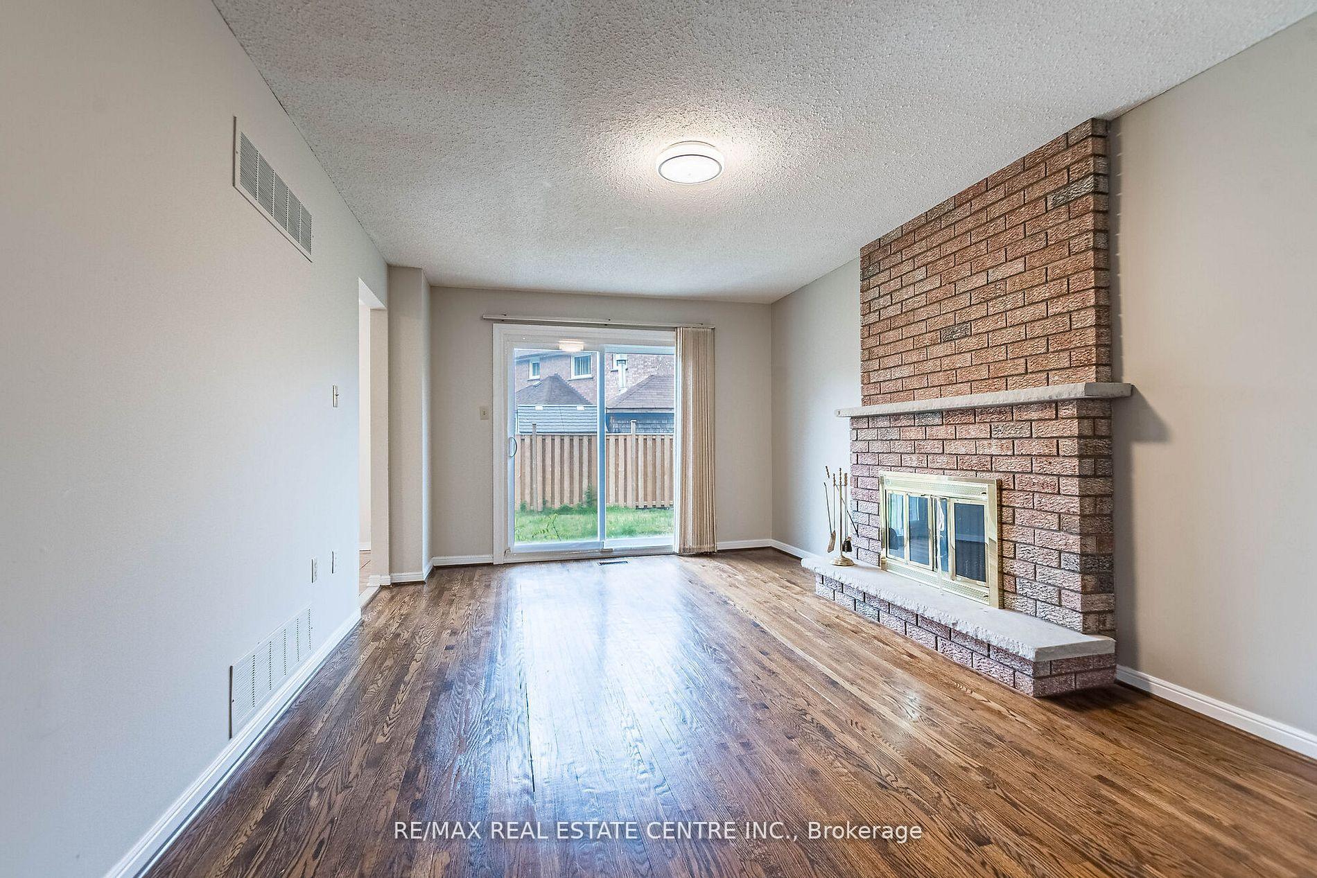 Photo 7 of 1134 Deer Run, Mississauga, Creditview — HOMEH