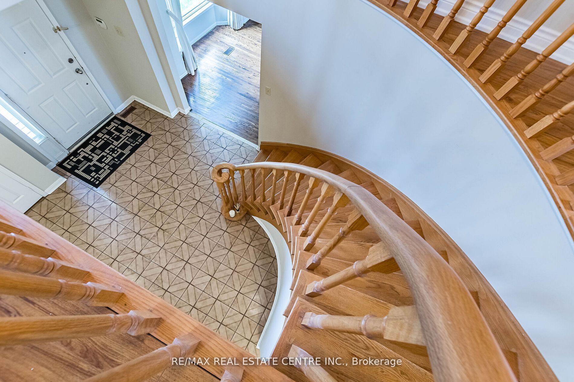 Photo 10 of 1134 Deer Run, Mississauga, Creditview — HOMEH