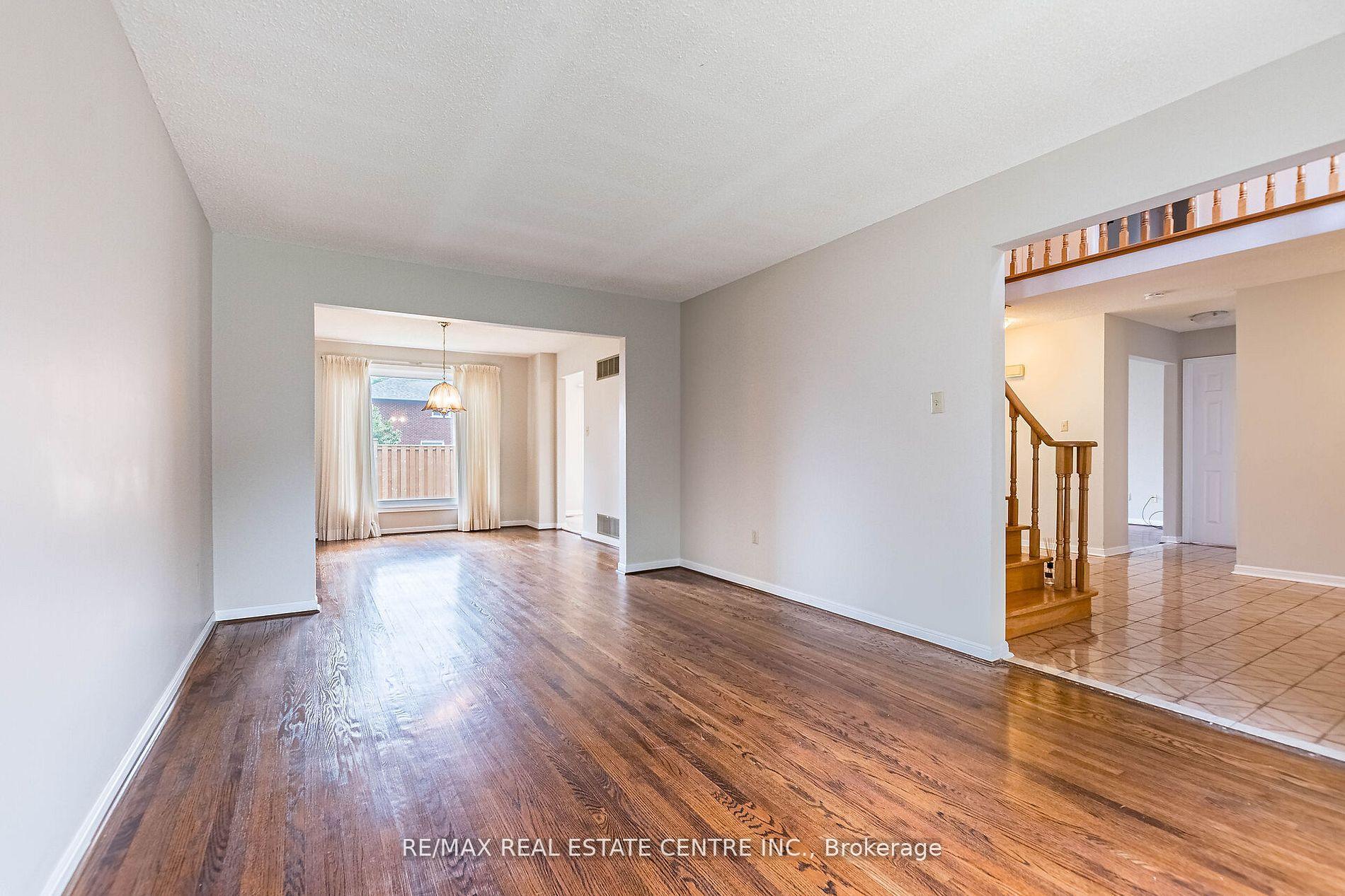 Photo 15 of 1134 Deer Run, Mississauga, Creditview — HOMEH