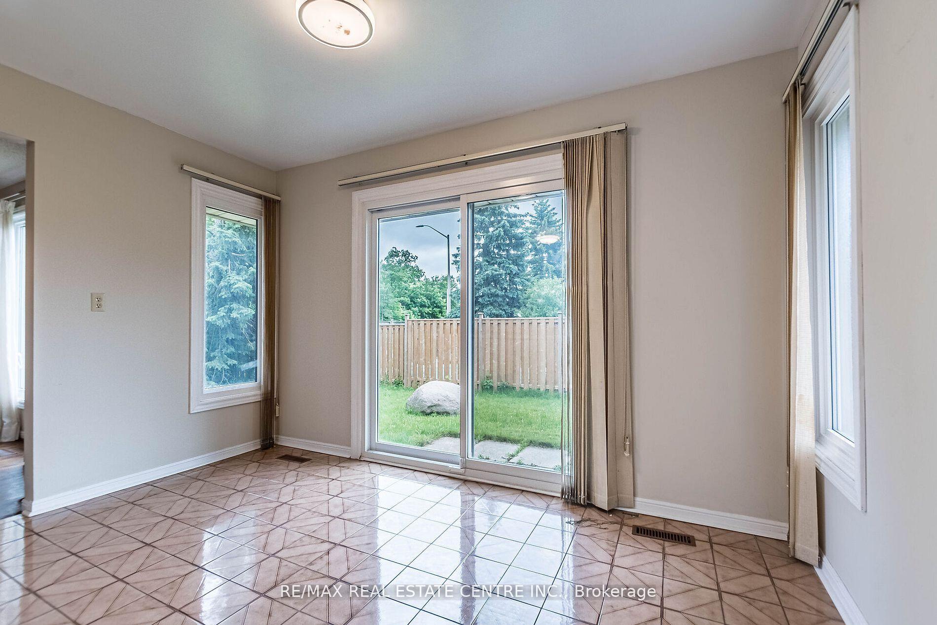 Photo 19 of 1134 Deer Run, Mississauga, Creditview — HOMEH