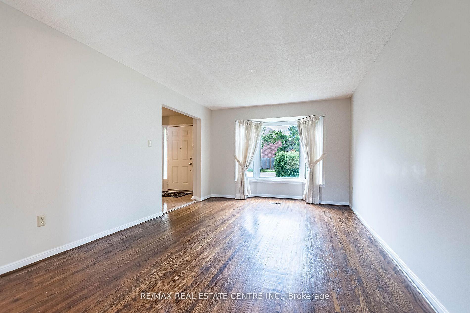 Photo 21 of 1134 Deer Run, Mississauga, Creditview — HOMEH