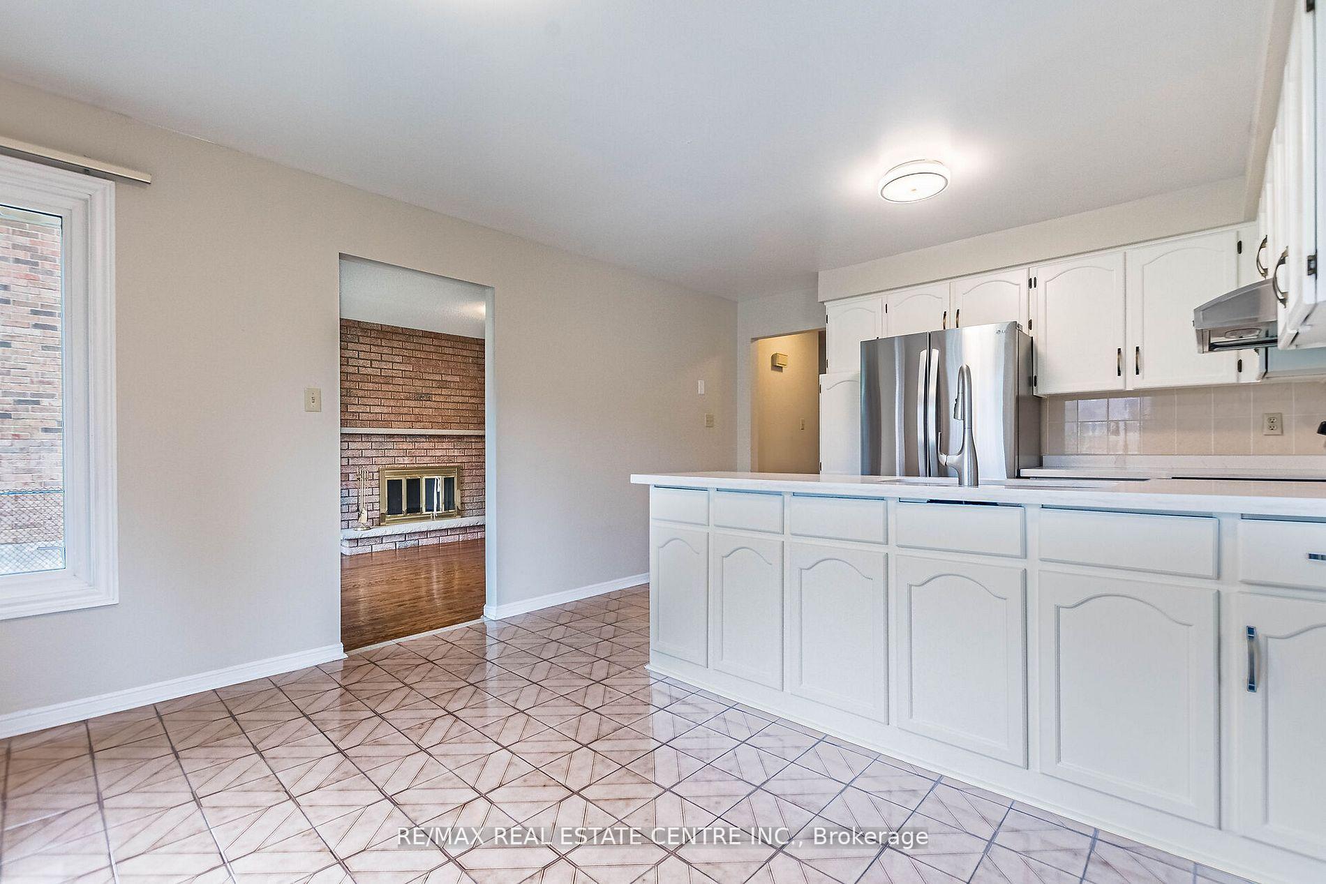 Photo 23 of 1134 Deer Run, Mississauga, Creditview — HOMEH