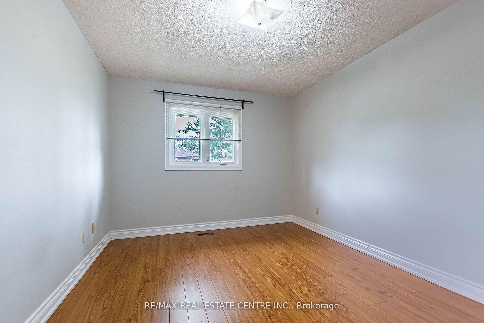 Photo 24 of 1134 Deer Run, Mississauga, Creditview — HOMEH