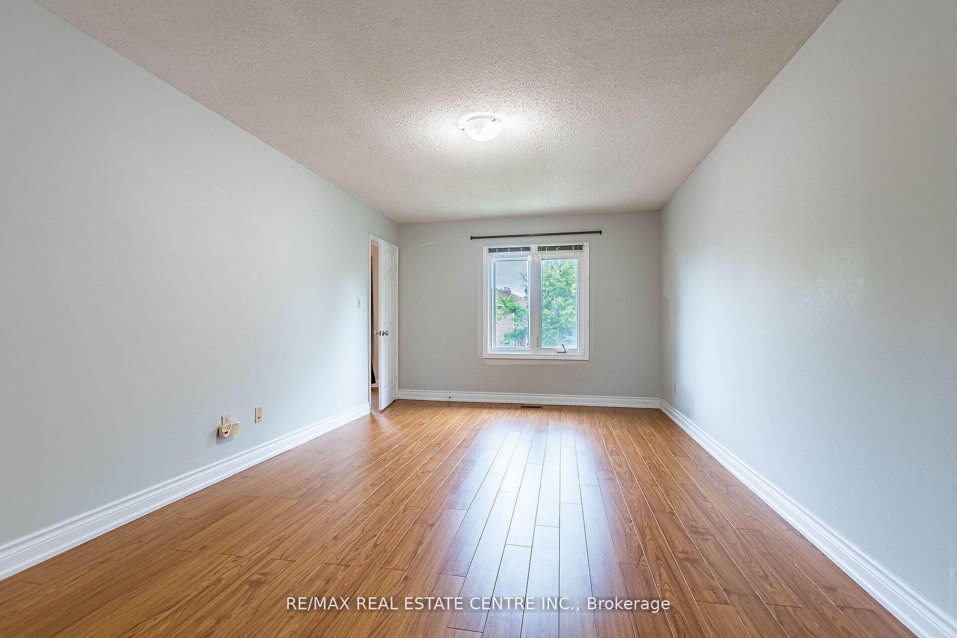 Photo 26 of 1134 Deer Run, Mississauga, Creditview — HOMEH