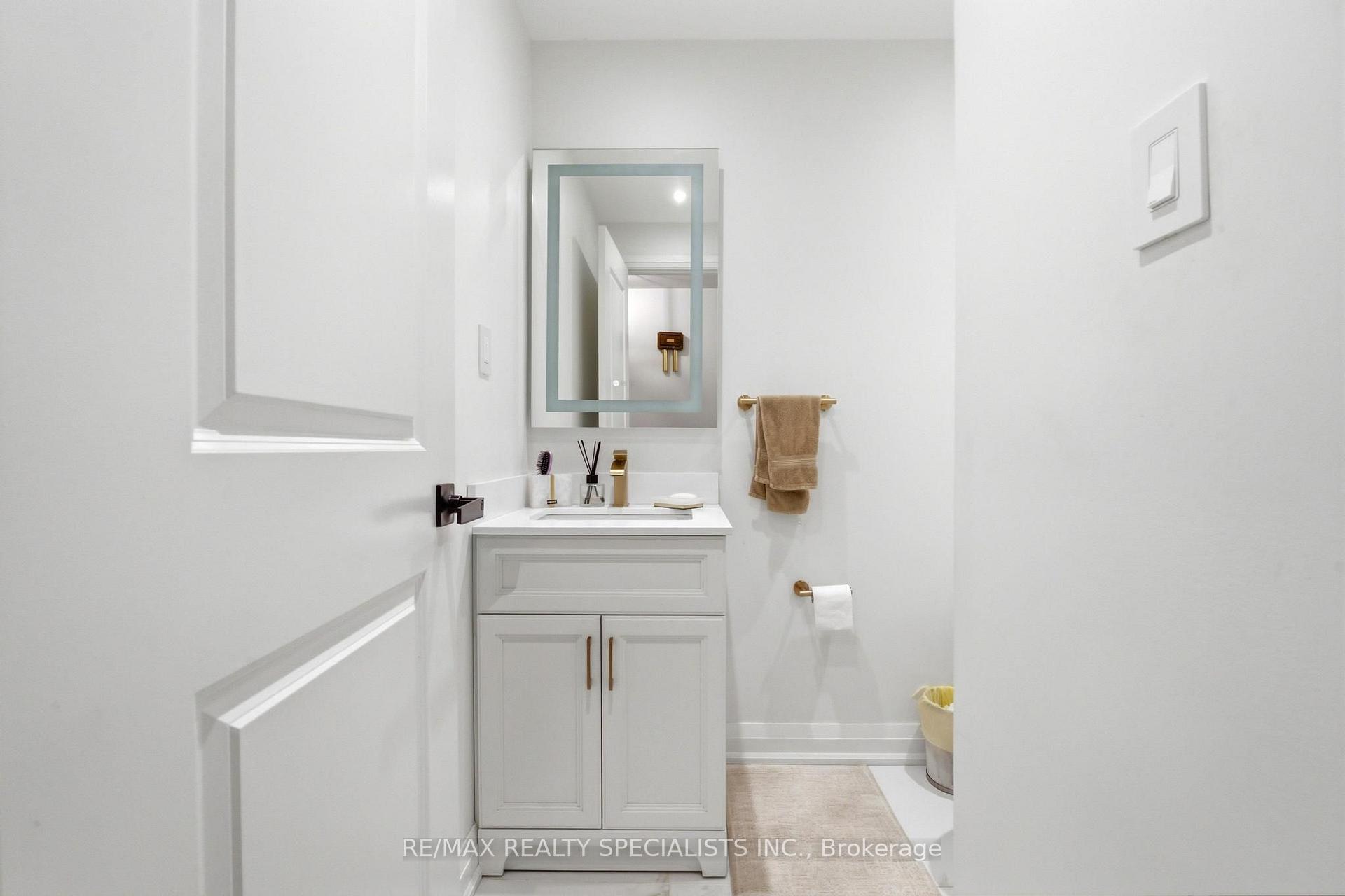 Photo 12 of 29 Blackthorn Lane, Brampton, Brampton North — HOMEH