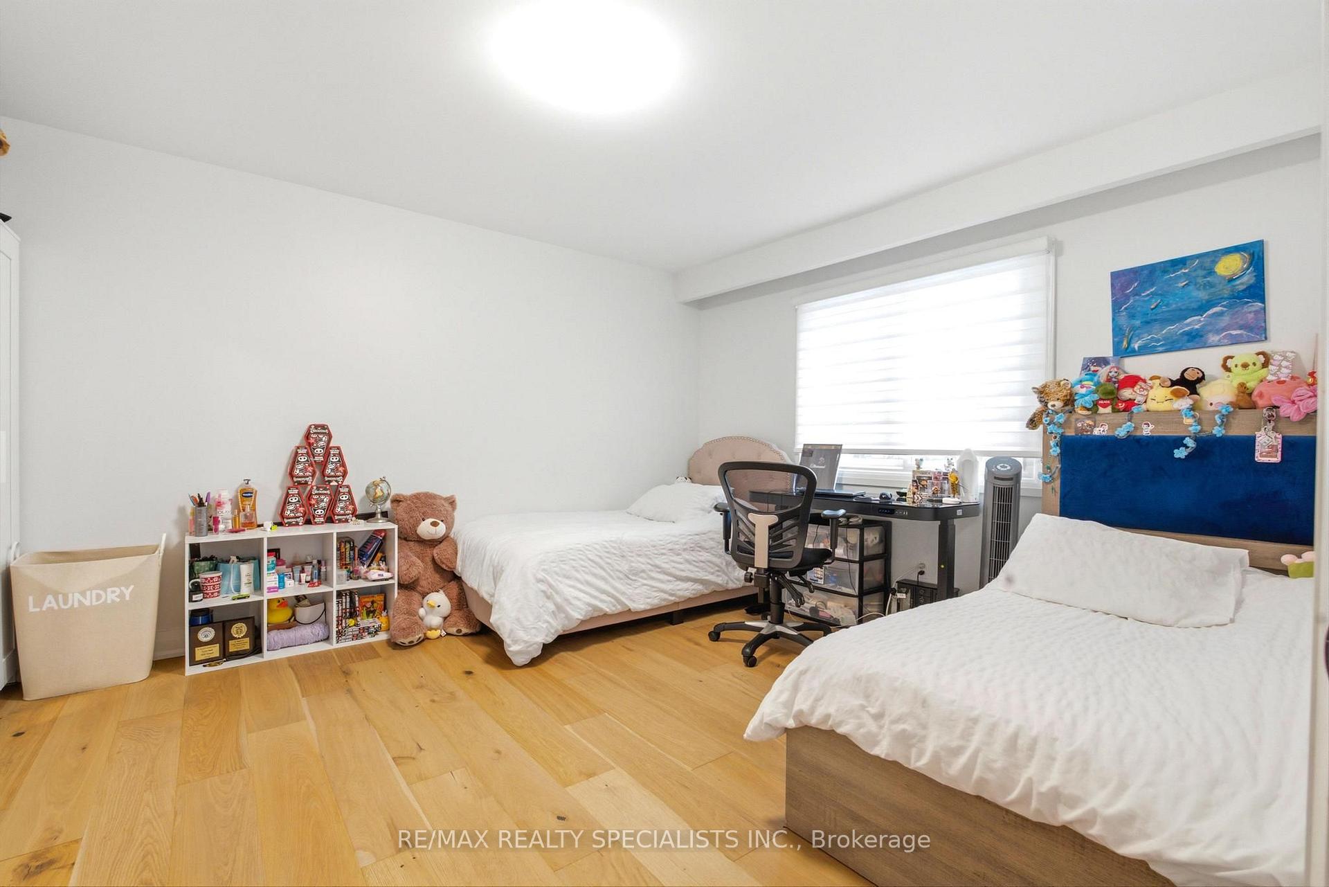 Photo 16 of 29 Blackthorn Lane, Brampton, Brampton North — HOMEH