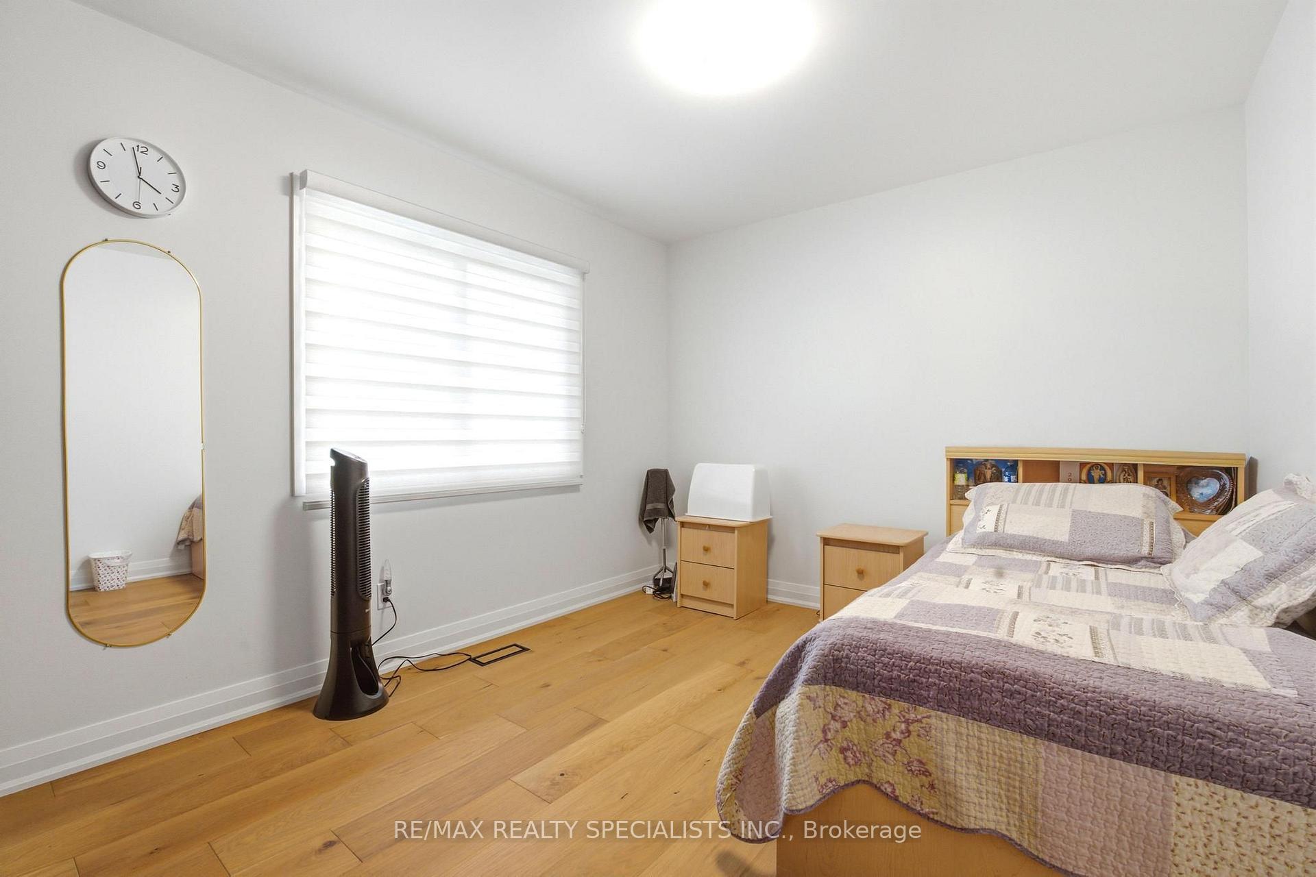 Photo 18 of 29 Blackthorn Lane, Brampton, Brampton North — HOMEH