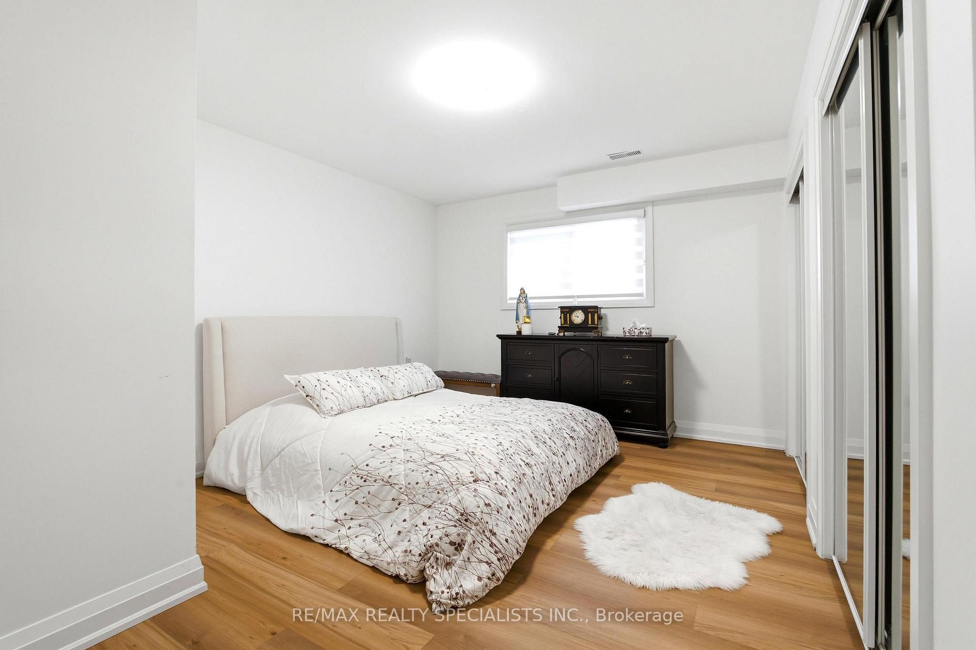 Photo 24 of 29 Blackthorn Lane, Brampton, Brampton North — HOMEH