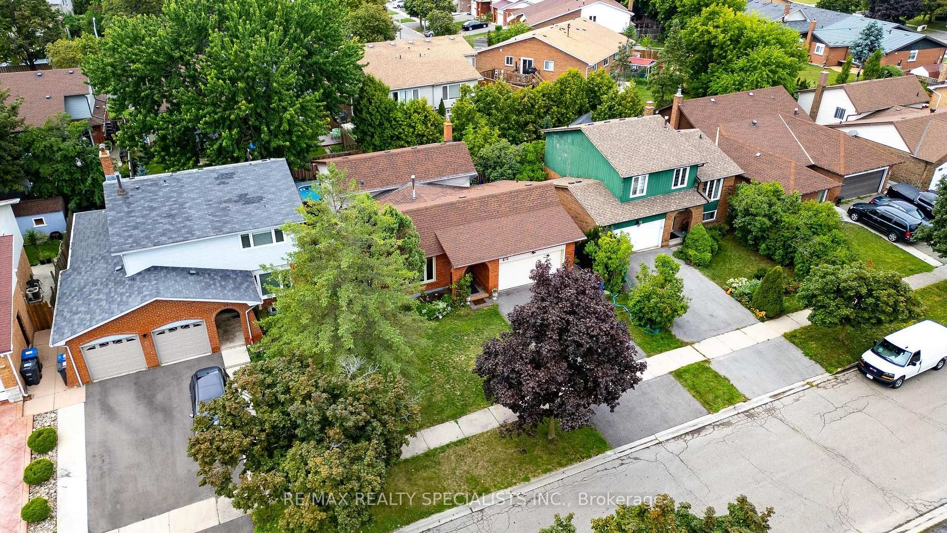Photo 40 of 29 Blackthorn Lane, Brampton, Brampton North — HOMEH