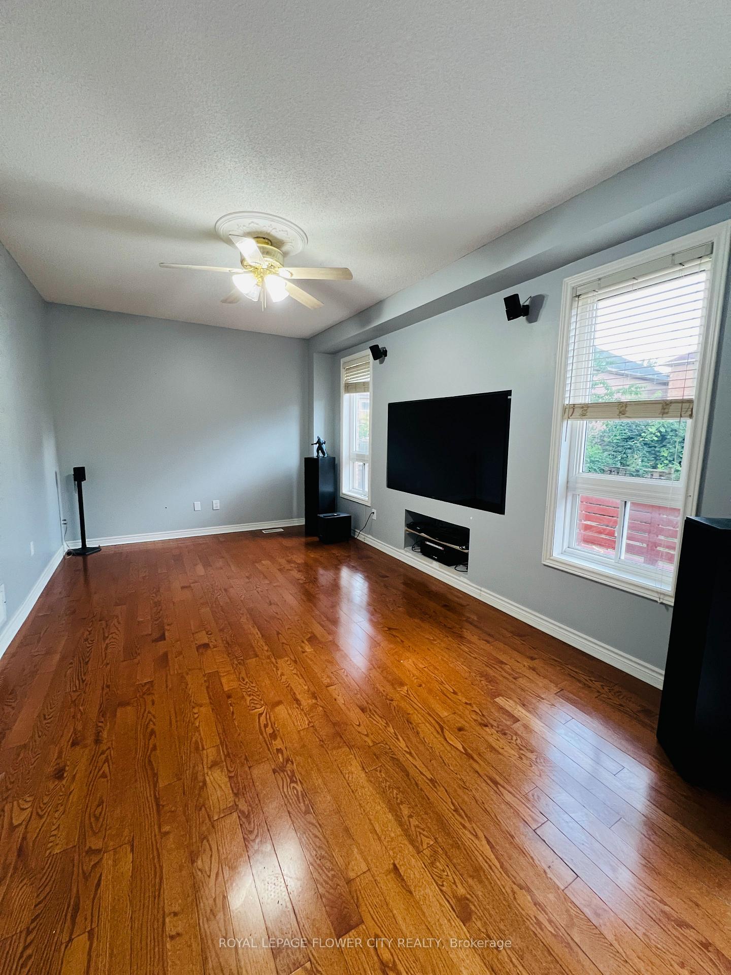 Photo 5 of 9 Shuter Lane, Brampton, Bram West — HOMEH