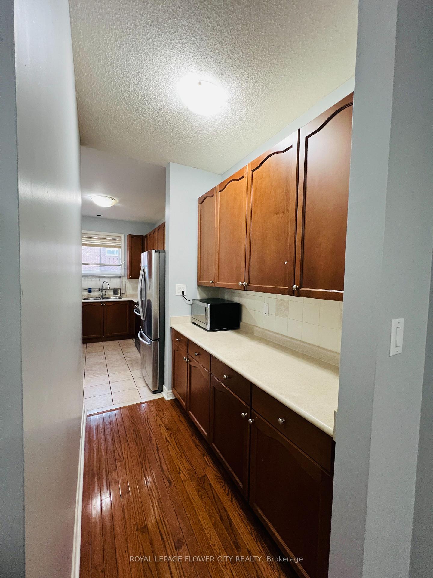 Photo 9 of 9 Shuter Lane, Brampton, Bram West — HOMEH