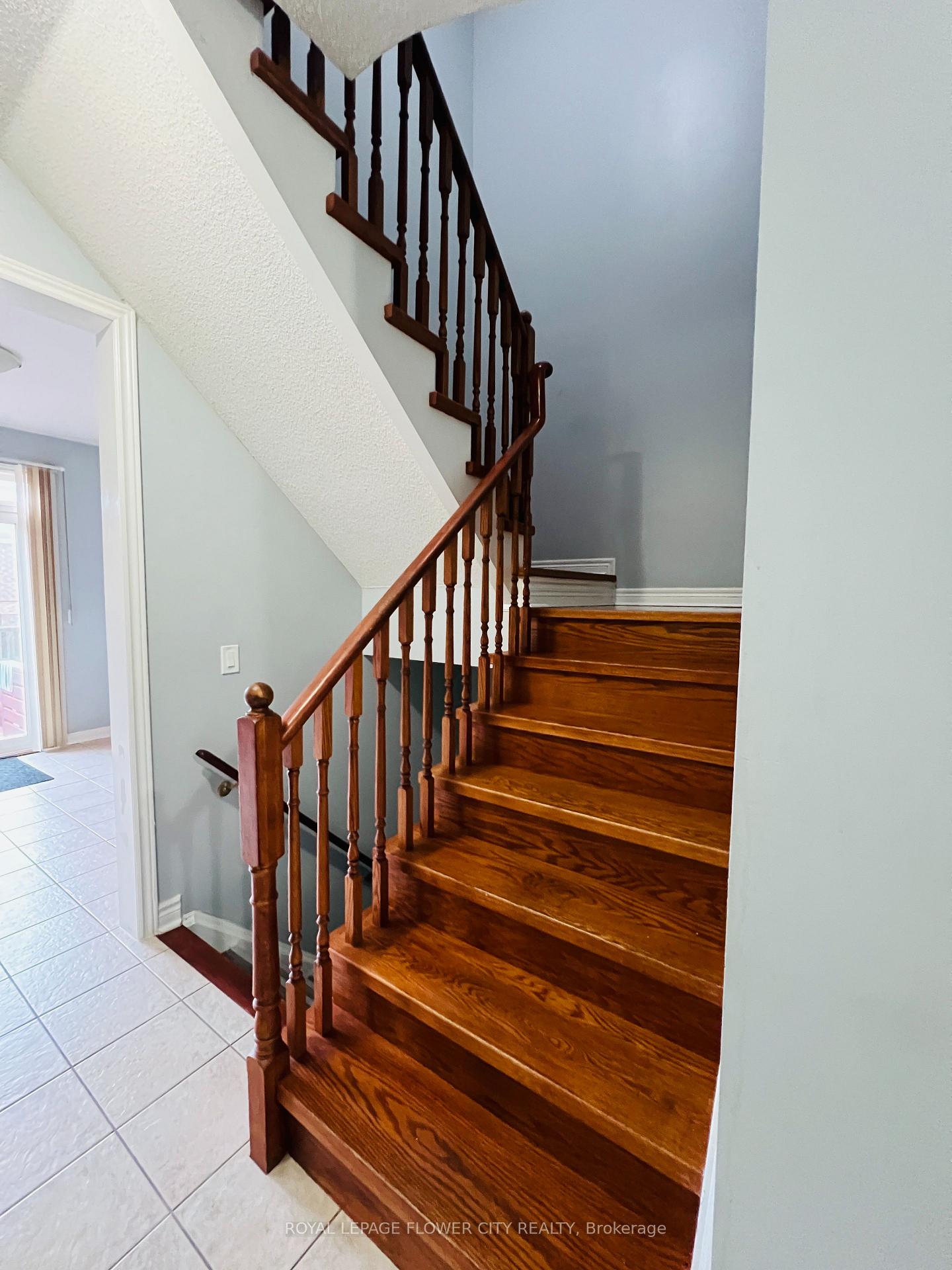 Photo 10 of 9 Shuter Lane, Brampton, Bram West — HOMEH