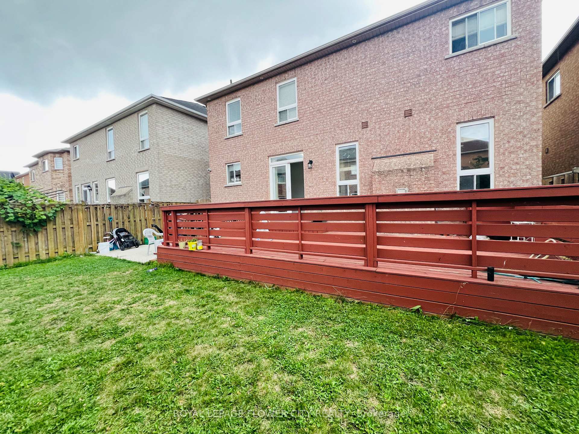 Photo 23 of 9 Shuter Lane, Brampton, Bram West — HOMEH