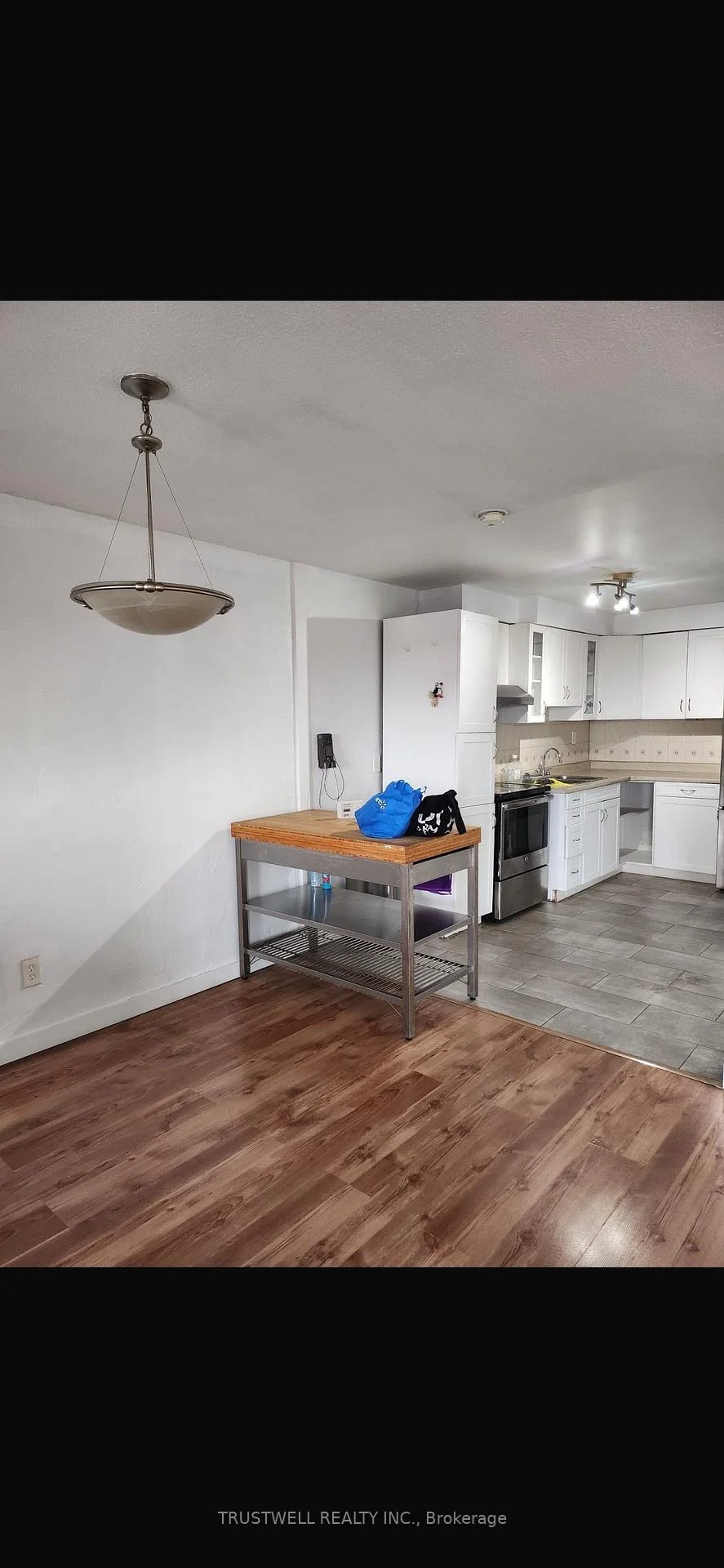 Photo 2 of Unit 105, 3040 Constitution Boulevard, Mississauga, Applewood — HOMEH