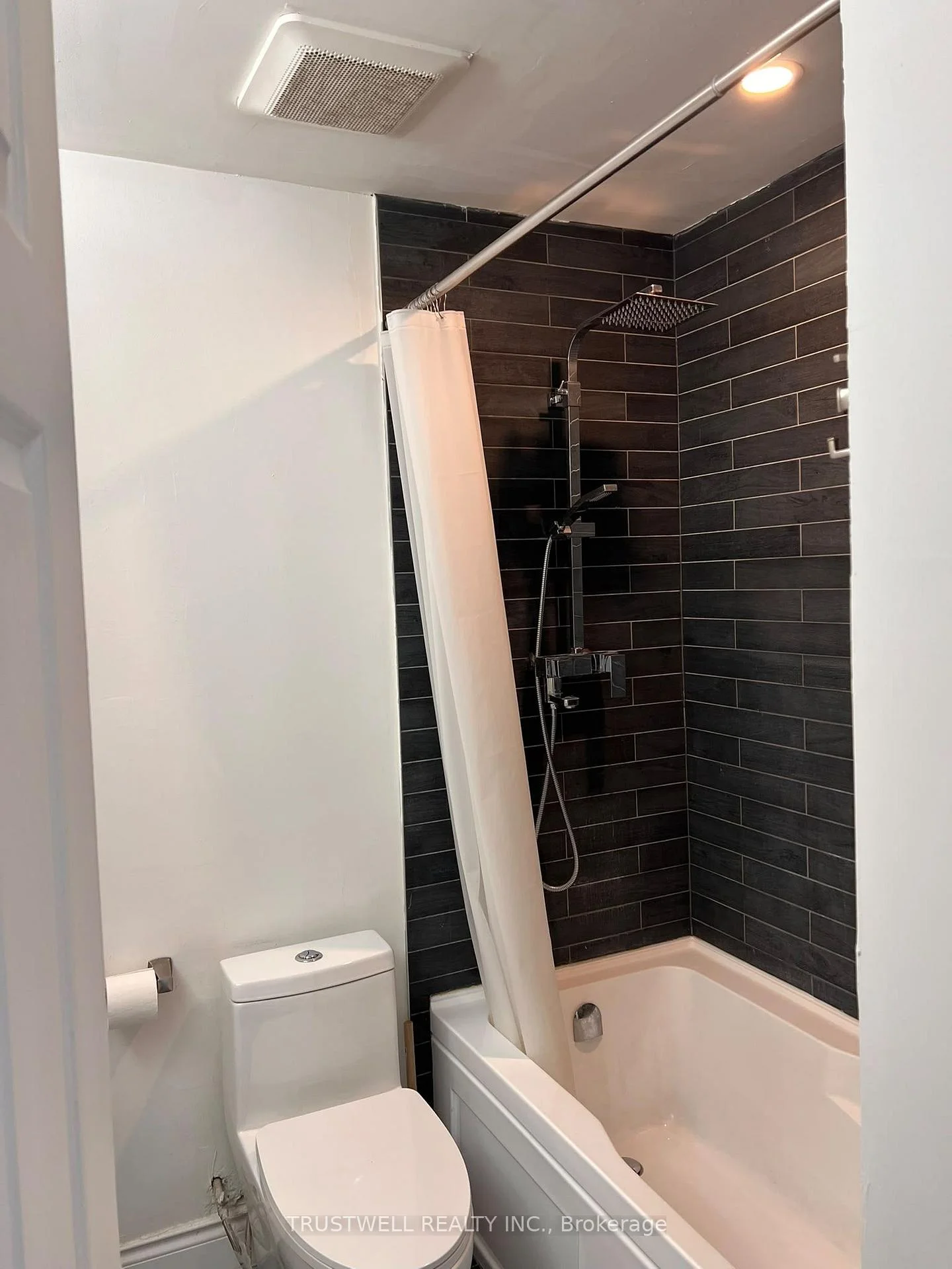 Photo 22 of Unit 105, 3040 Constitution Boulevard, Mississauga, Applewood — HOMEH