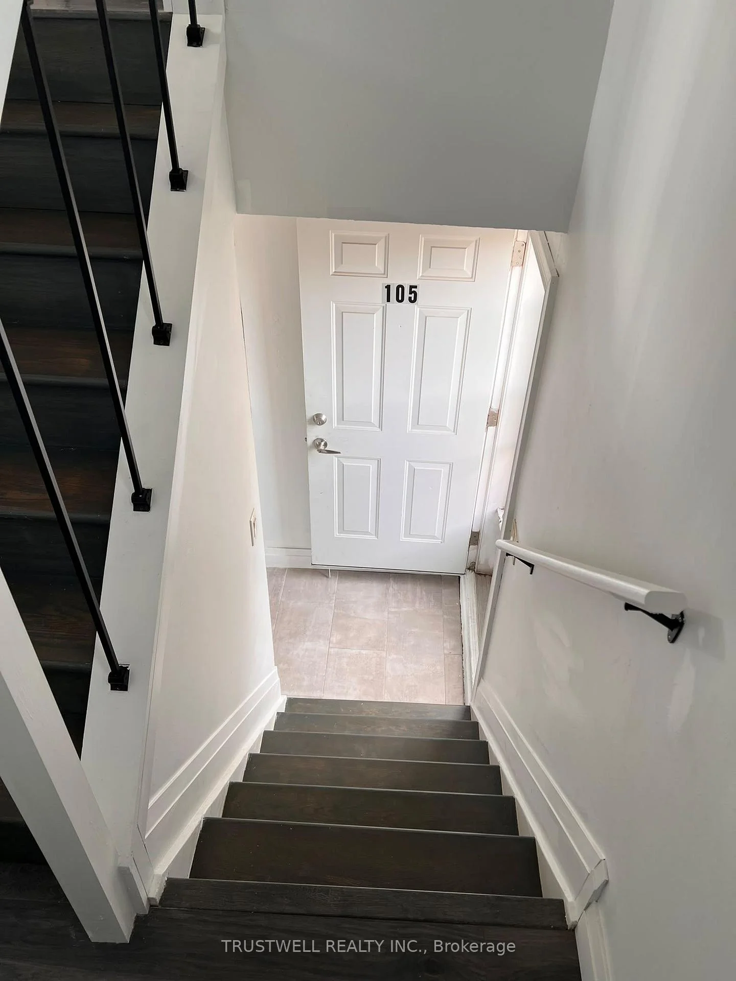 Photo 13 of Unit 105, 3040 Constitution Boulevard, Mississauga, Applewood — HOMEH