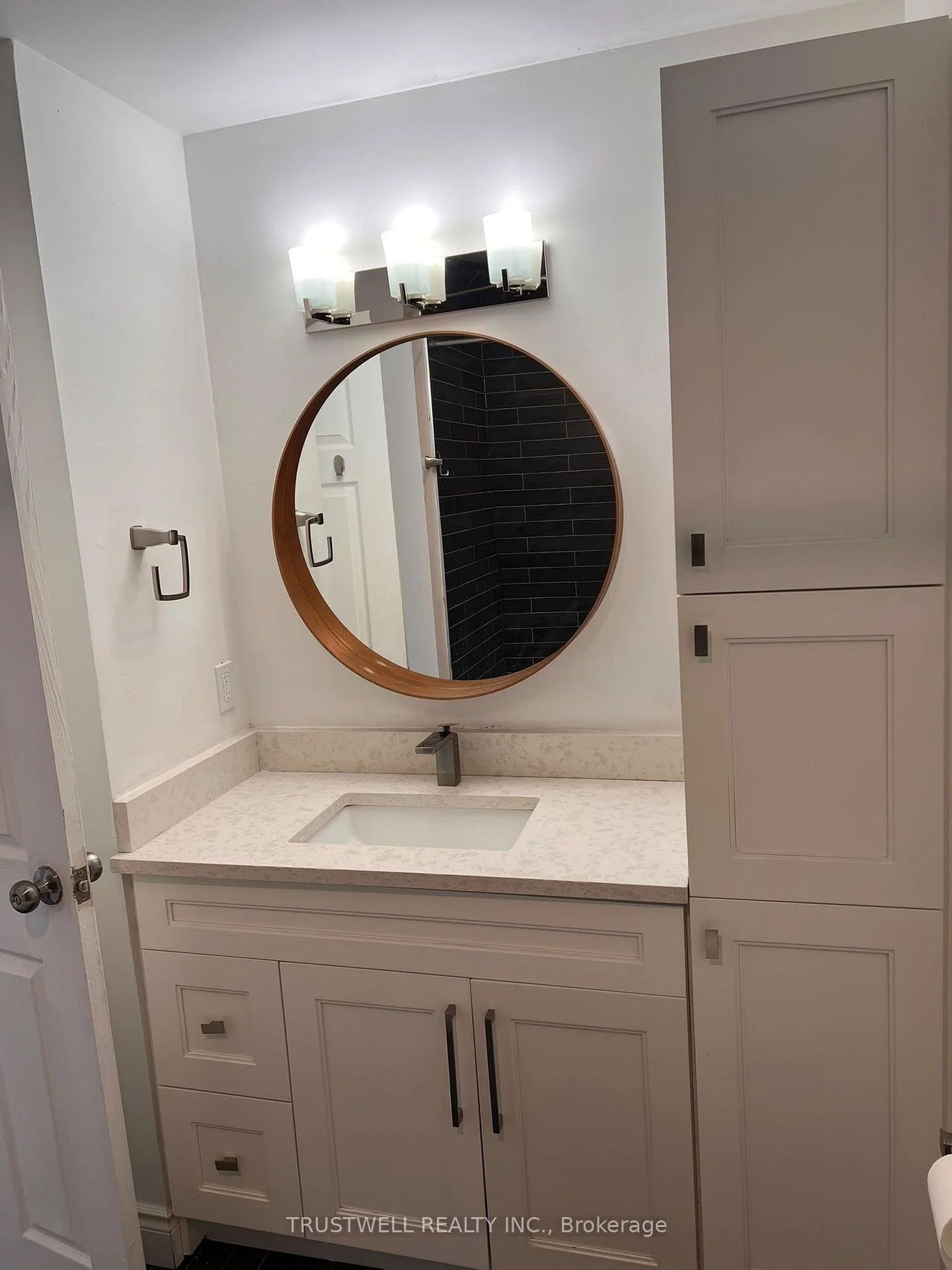 Photo 17 of Unit 105, 3040 Constitution Boulevard, Mississauga, Applewood — HOMEH