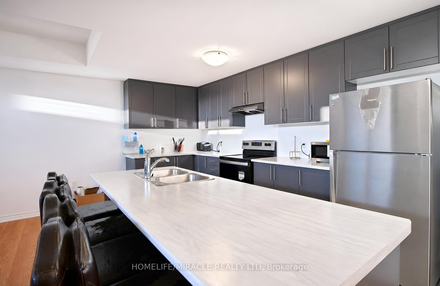 Photo 10 of 415 Dougall Avenue, Caledon, Rural Caledon — HOMEH