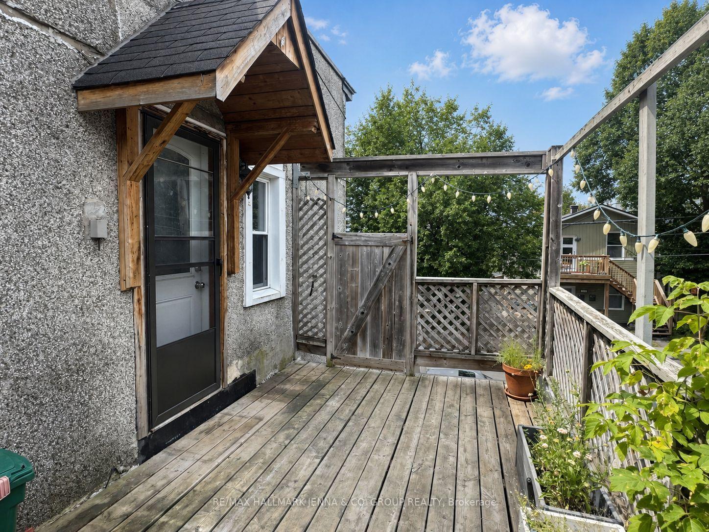 Photo 4 of 211 Hannah Street, Ottawa, Vanier — HOMEH