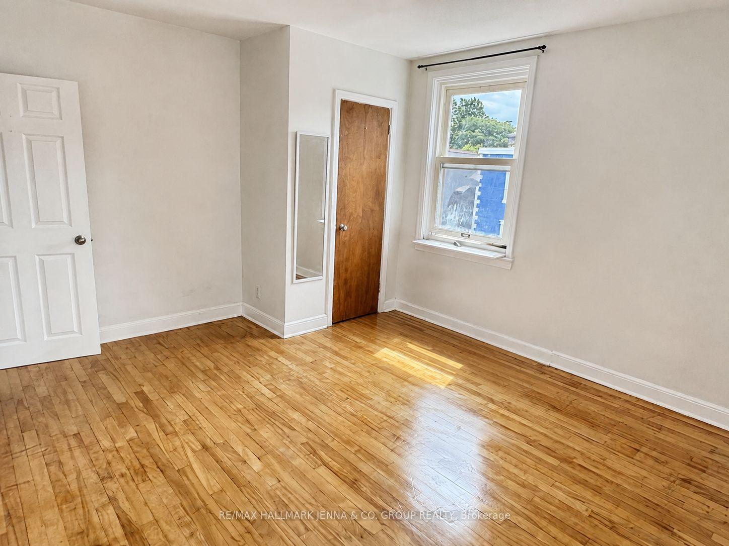 Photo 17 of 211 Hannah Street, Ottawa, Vanier — HOMEH