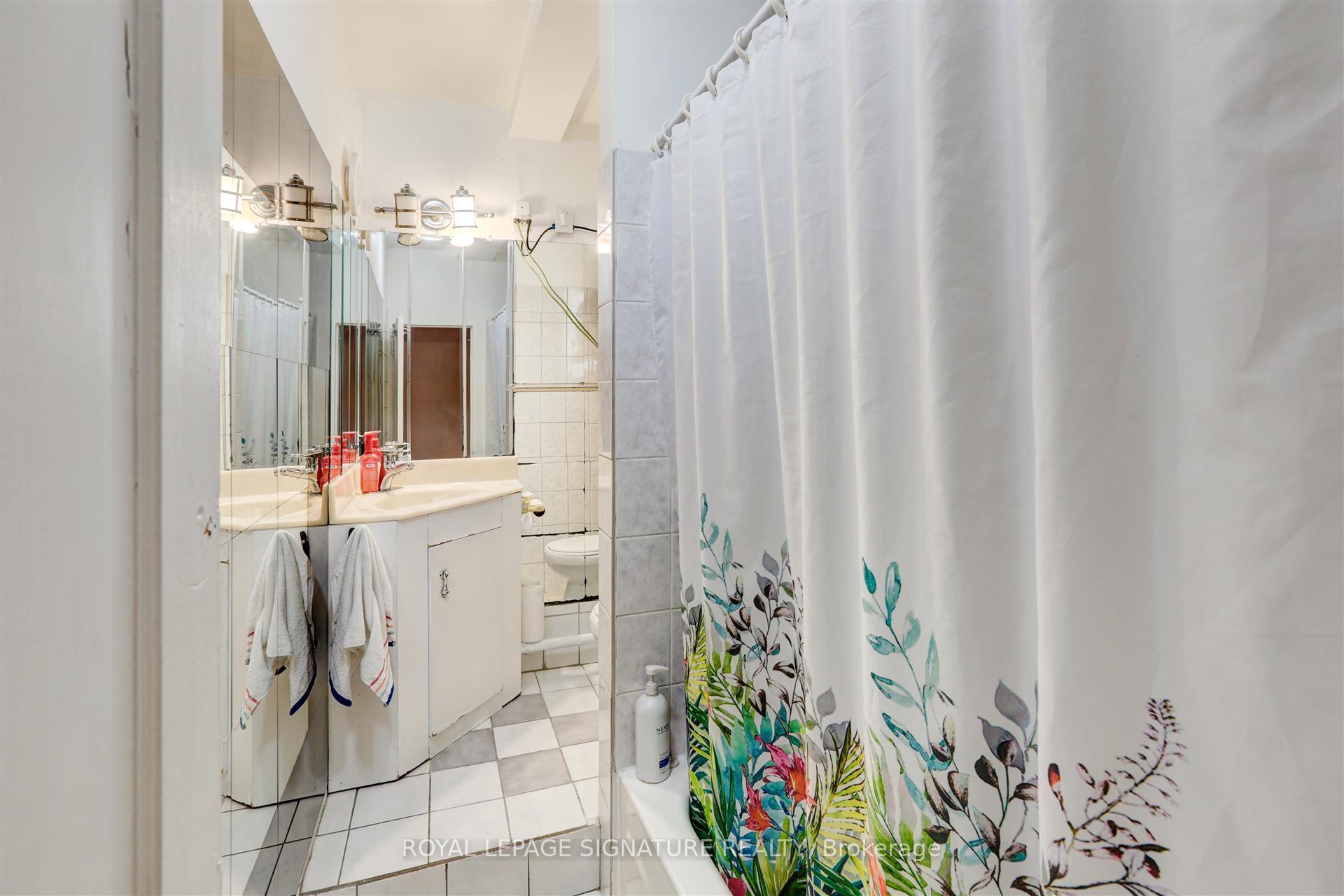 Photo 11 of 3142 Dundas Street W, Toronto, Junction Area — HOMEH