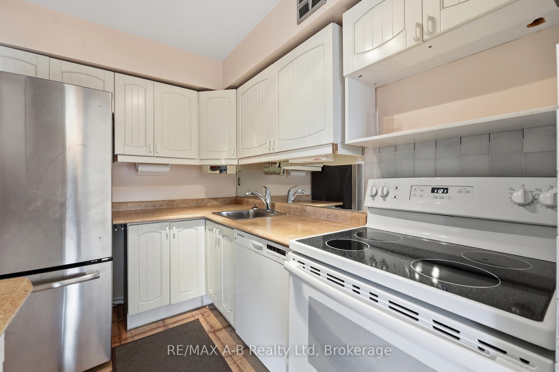Photo 9 of Unit 805, 1964 Main Street W, Hamilton, Ainslie Wood — HOMEH