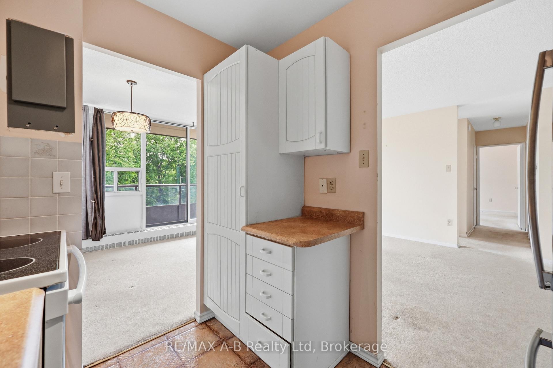 Photo 12 of Unit 805, 1964 Main Street W, Hamilton, Ainslie Wood — HOMEH