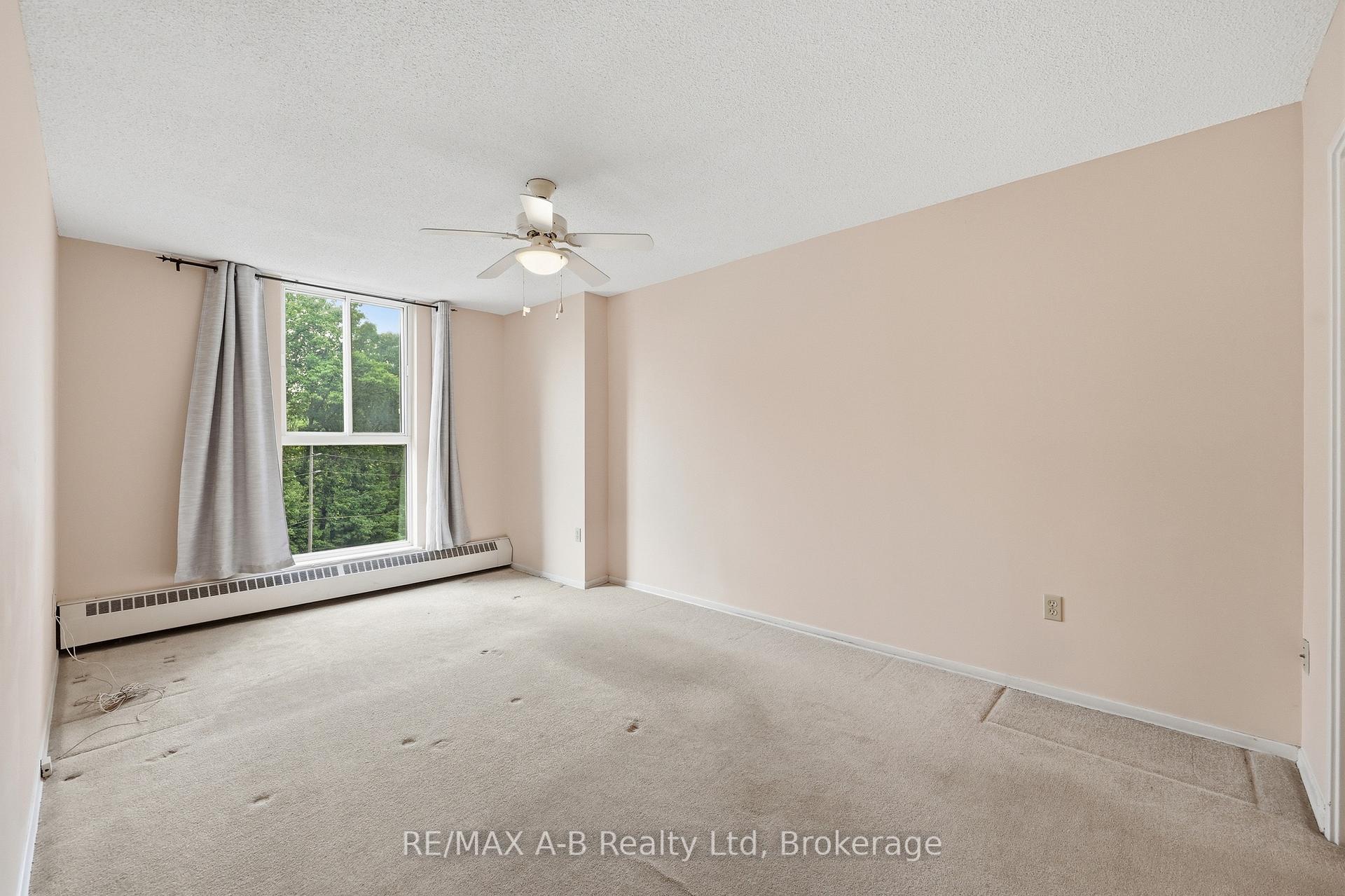 Photo 15 of Unit 805, 1964 Main Street W, Hamilton, Ainslie Wood — HOMEH