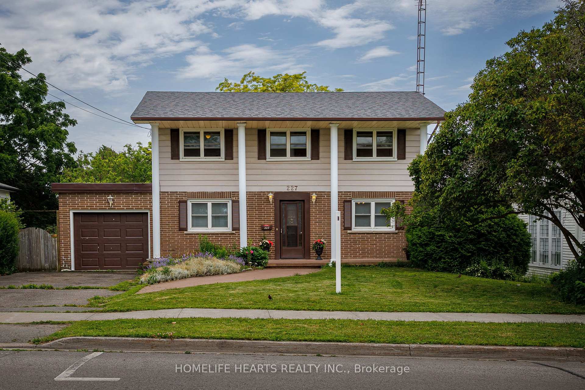 Photo of 227 Queen Street