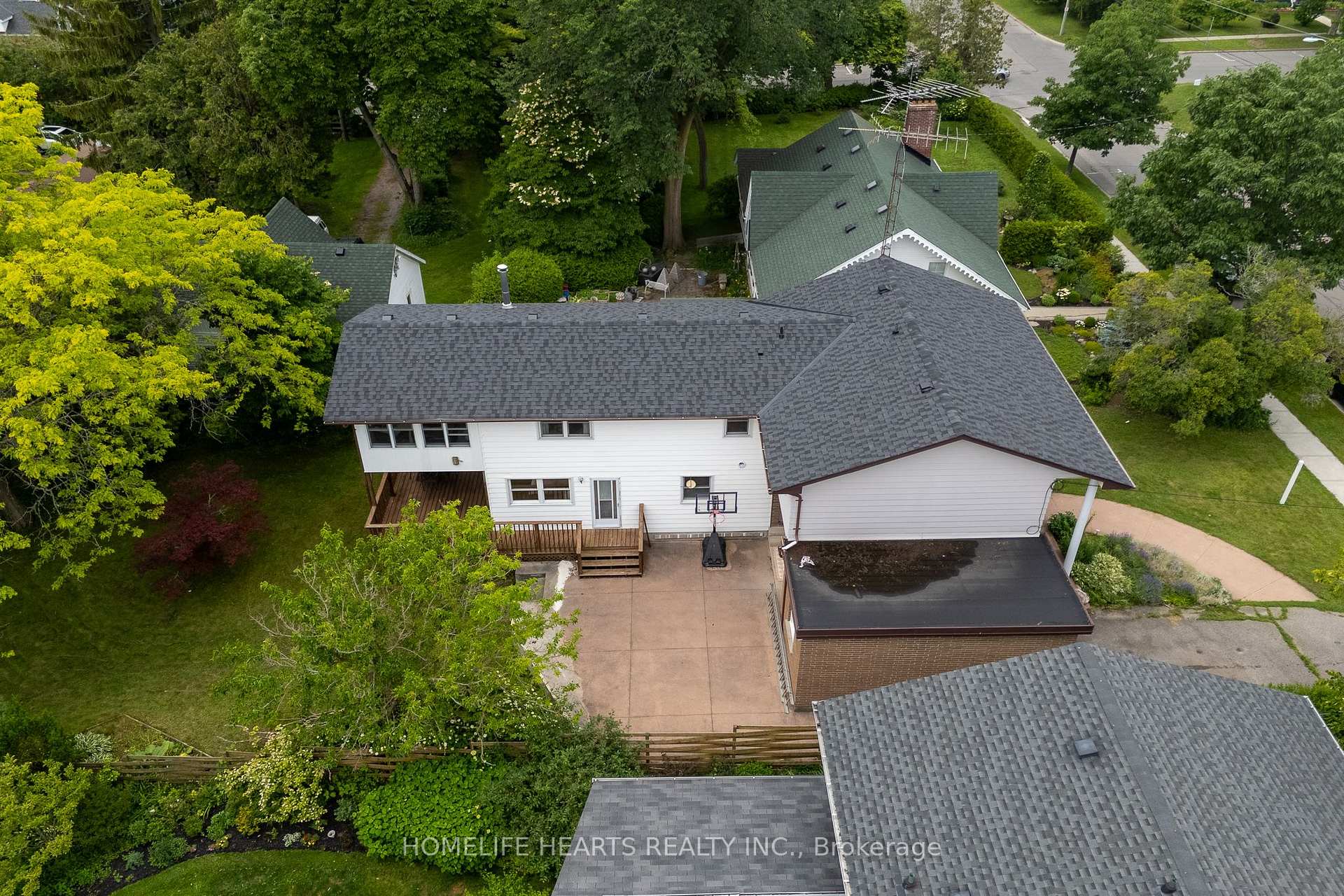 Photo 4 of 227 Queen Street, Cobourg — HOMEH