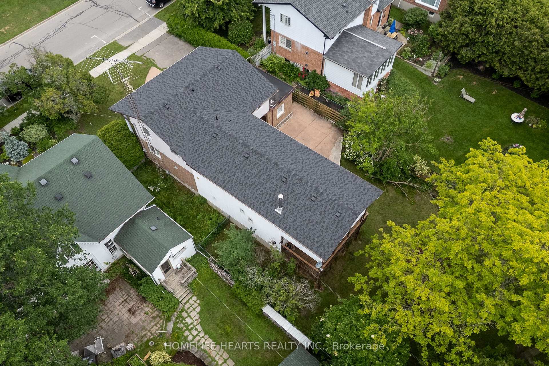 Photo 5 of 227 Queen Street, Cobourg — HOMEH