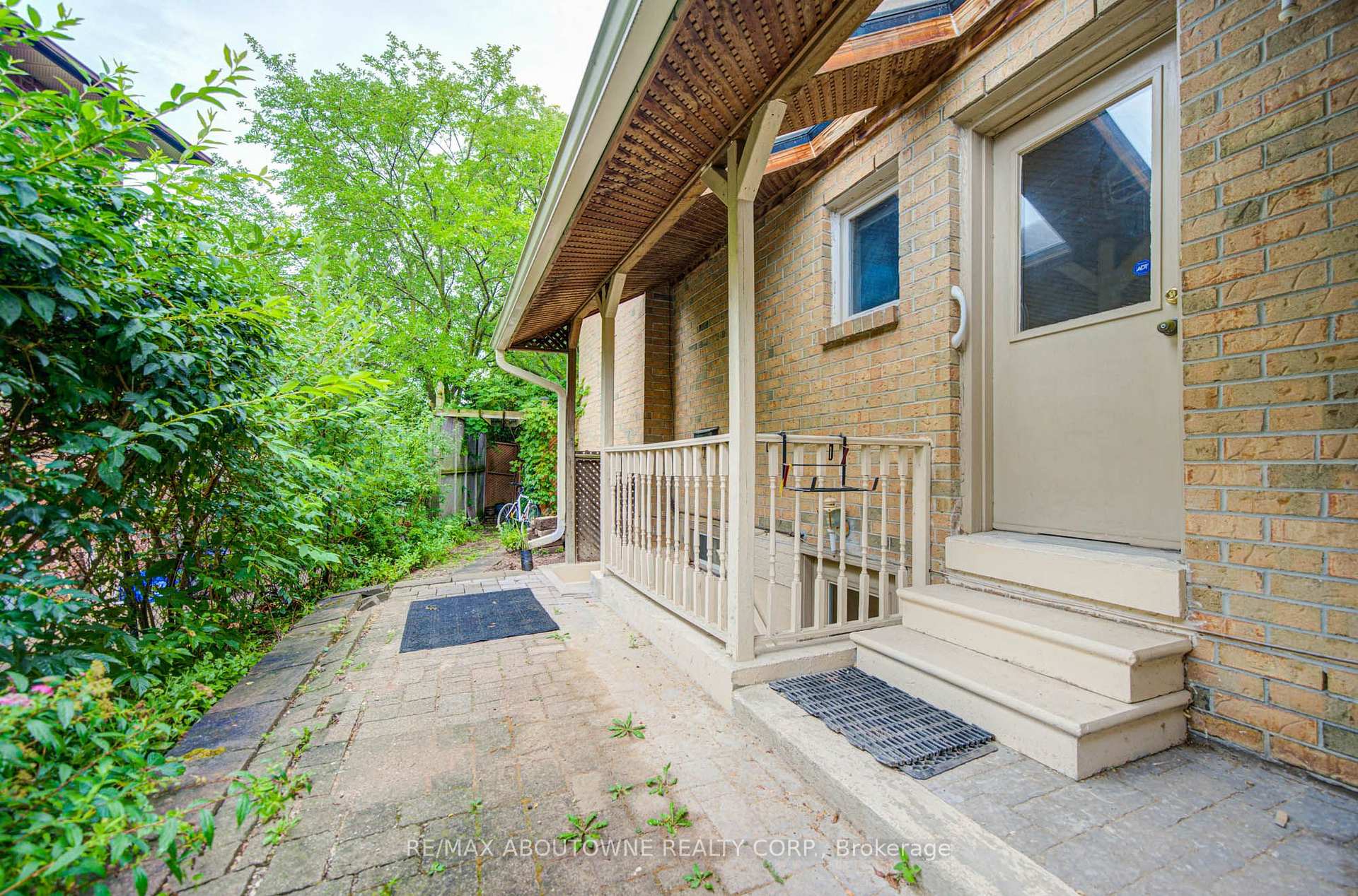 Photo 2 of Unit Lower, 1156 Old Colony Road, Oakville, Glen Abbey — HOMEH